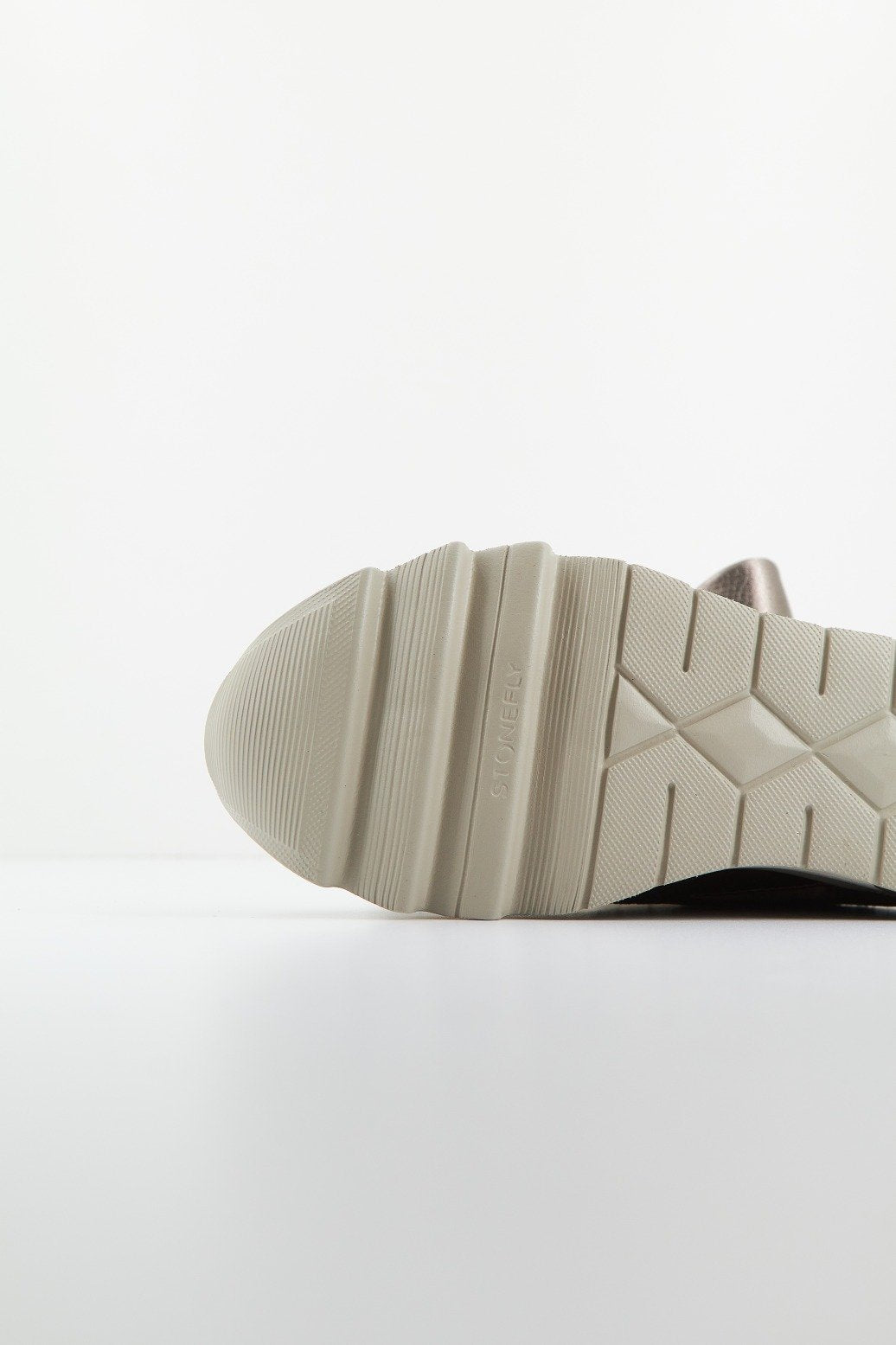 STONEFLY SPOCK en color AXO (4)