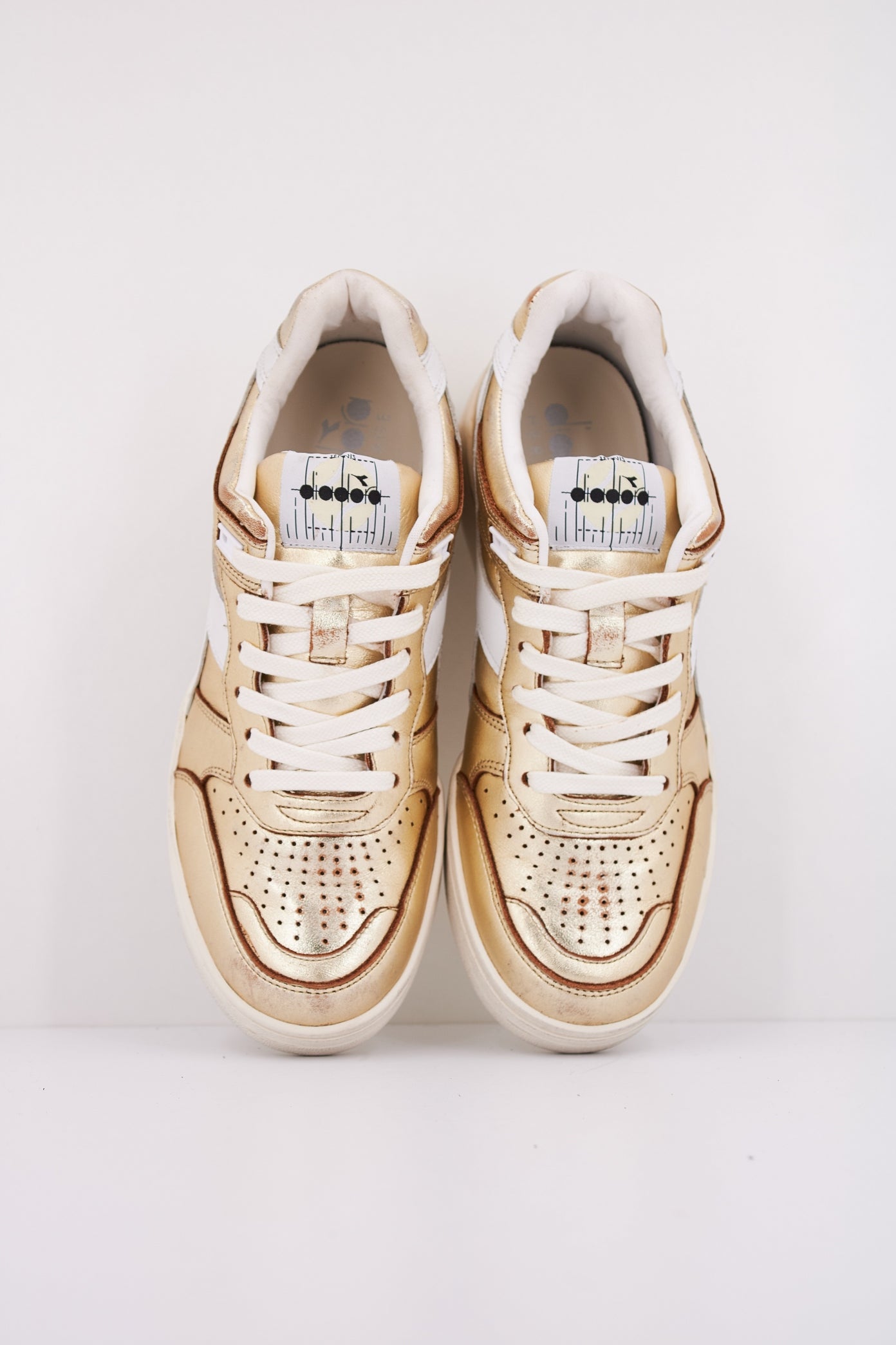 DIADORA METAL WN en color (3)