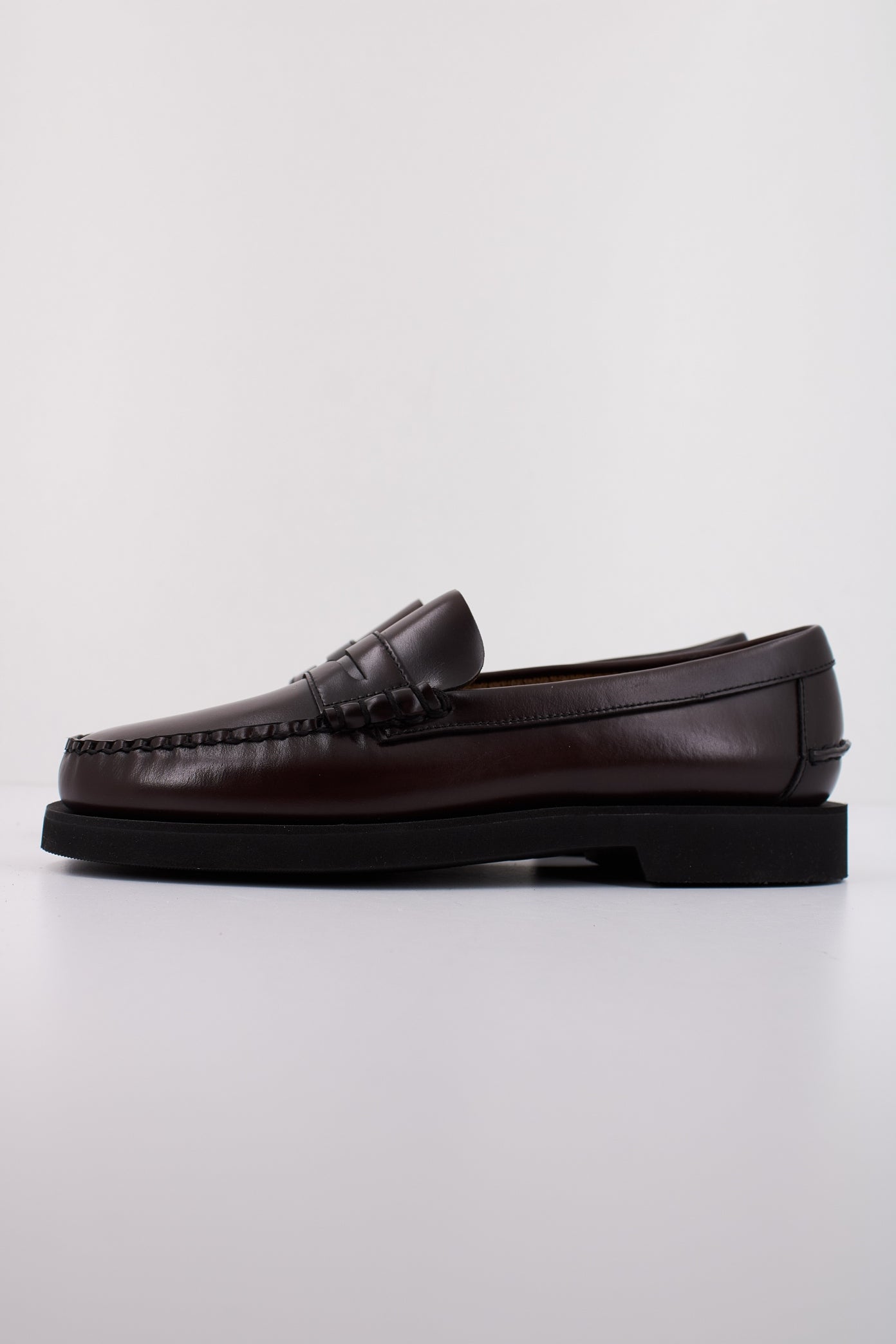 SEBAGO B en color BURGUNDY (1)