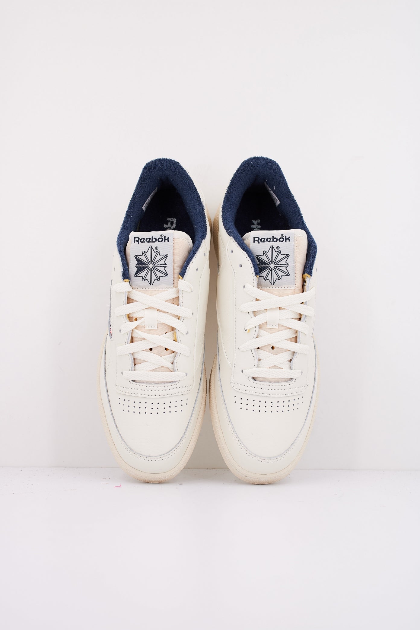 REEBOK CLUB C VINTAGE en color CHALK (3)