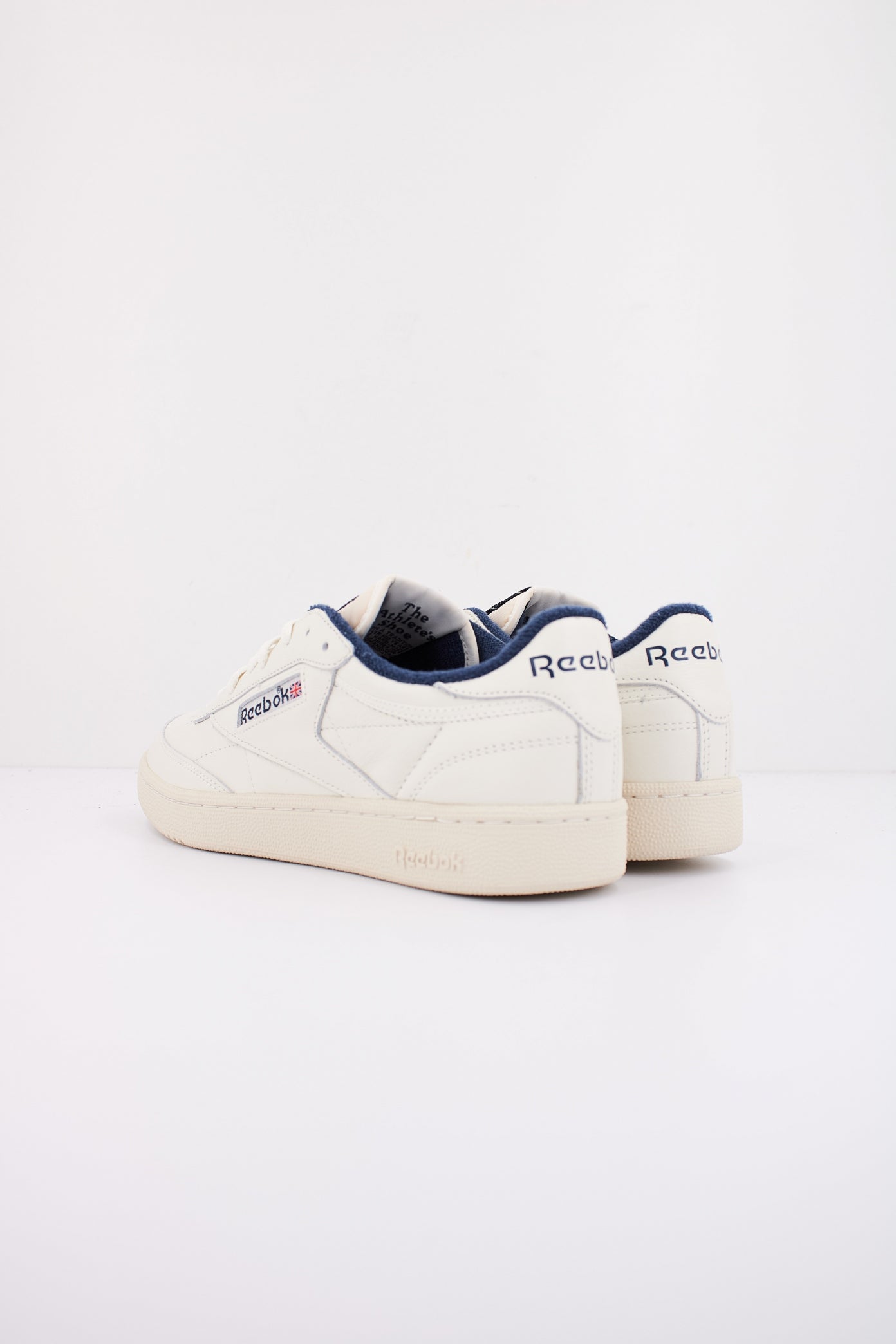 REEBOK CLUB C VINTAGE en color CHALK (4)