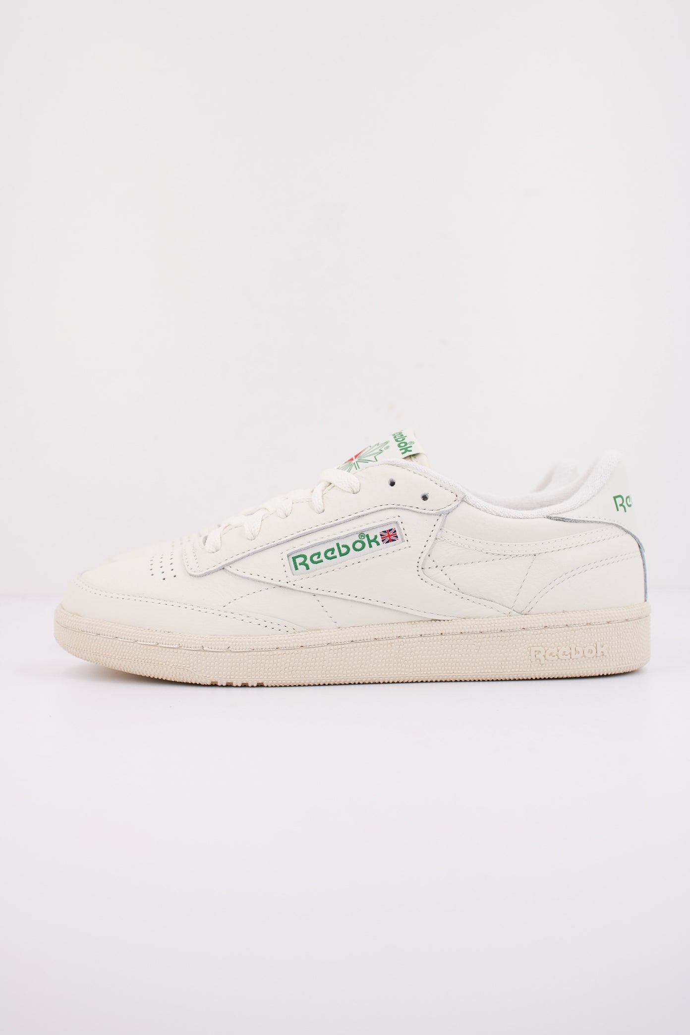 REEBOK CLUB C VINTAGE en color CHALK (1)