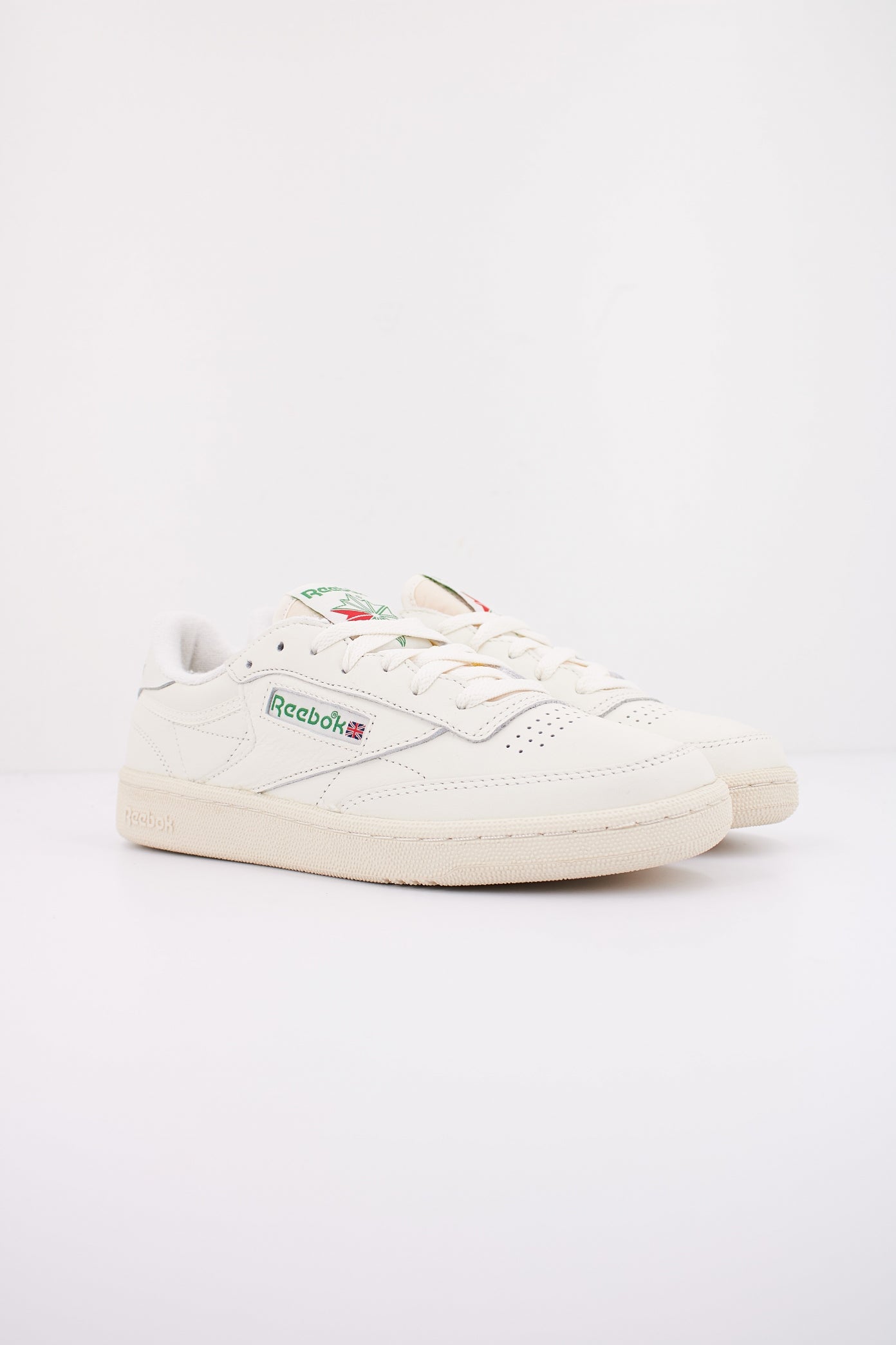 REEBOK CLUB C VINTAGE en color CHALK (2)