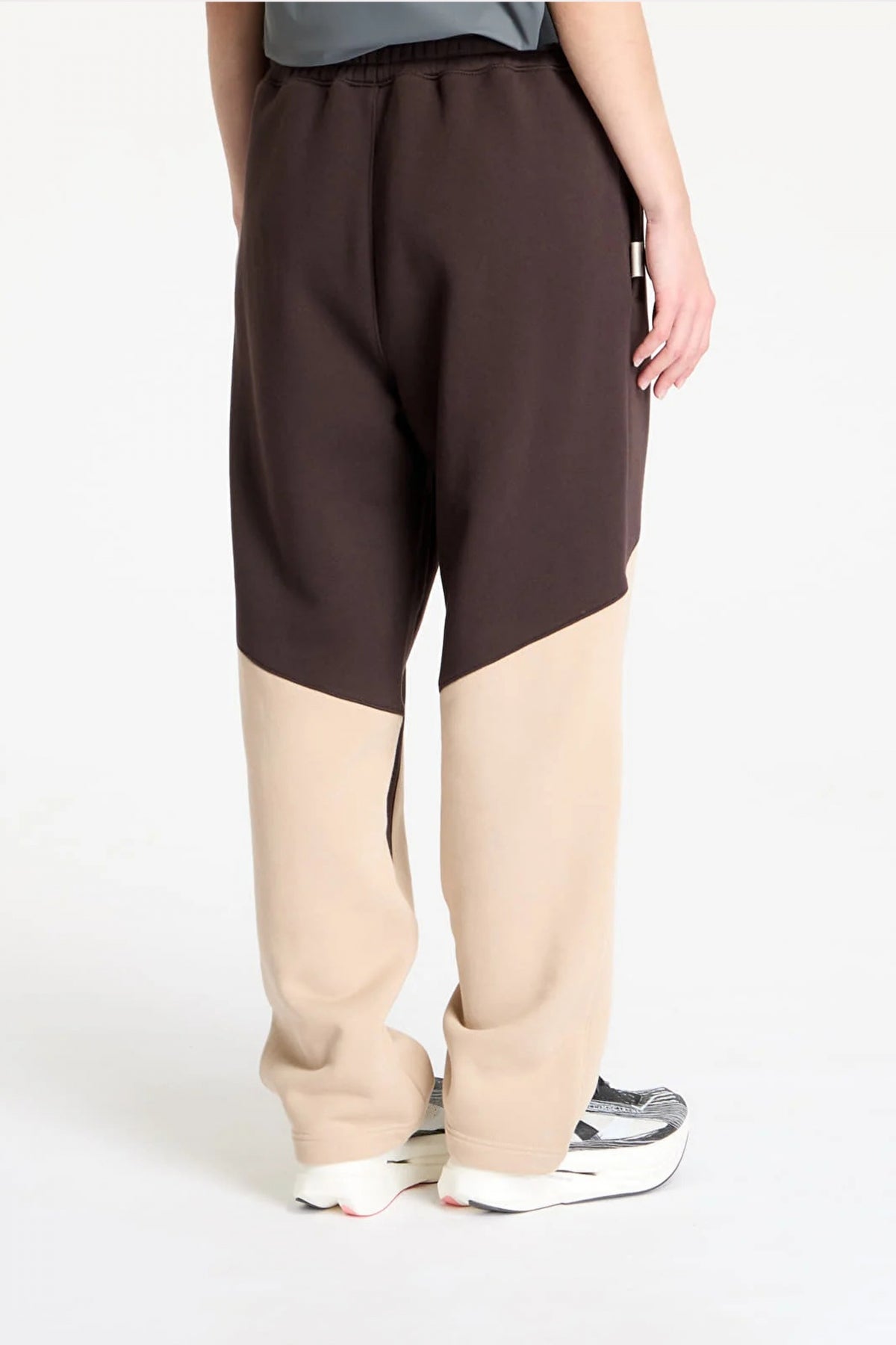 REEBOK WIDE LEG FT UNEARTH en color BRNTN (2)