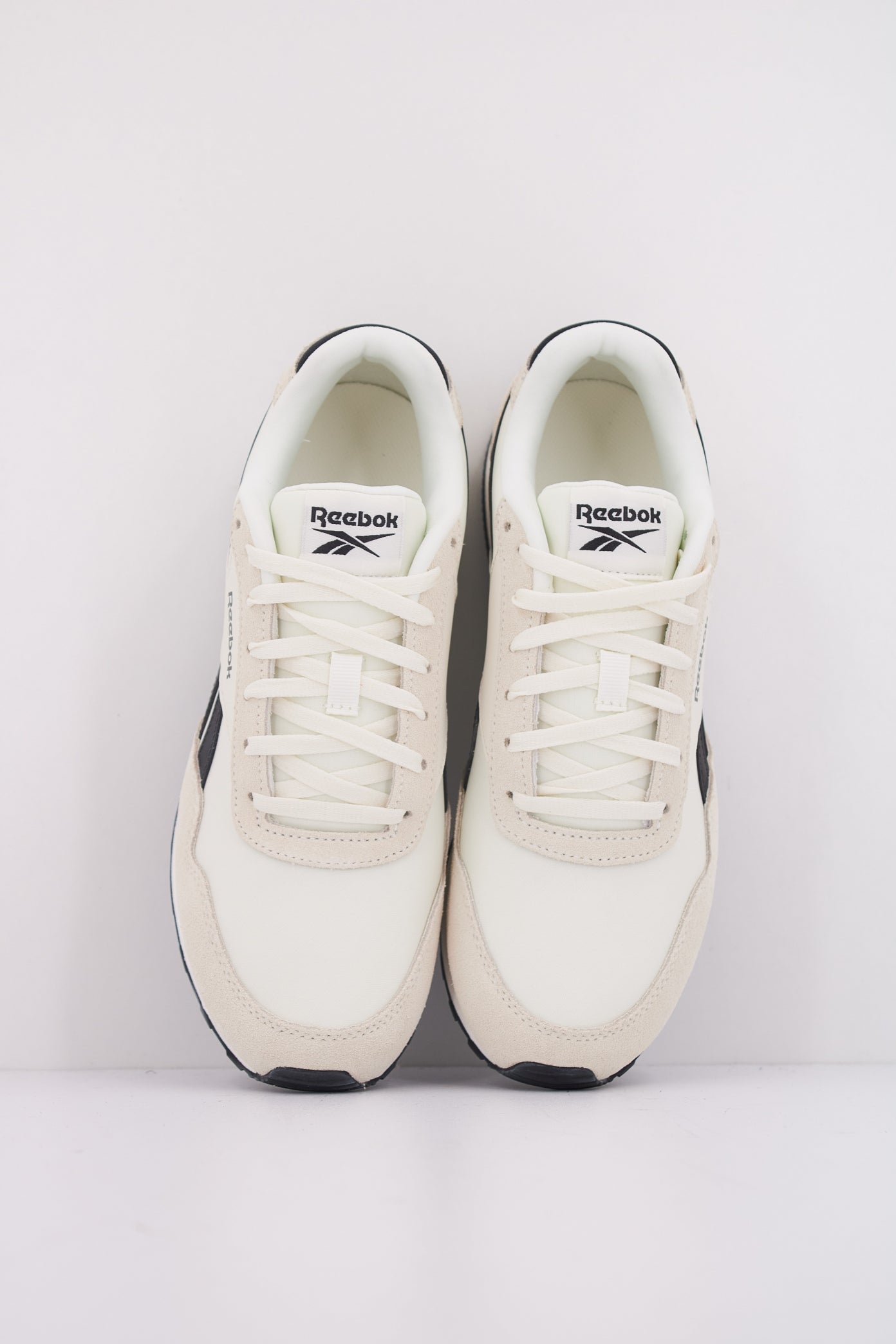 REEBOK GLIDE LOW en color WSDBLK (3)