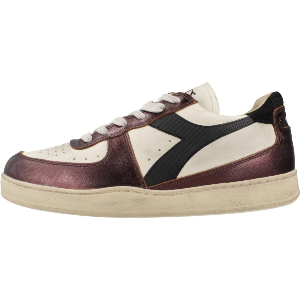 DIADORA HERITAGE BASKET LOW DIRTY en color (2)
