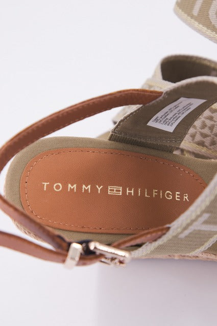 TOMMY HILFIGER WEBBING HIGH WEDGE en color GXRWOODRI (4)
