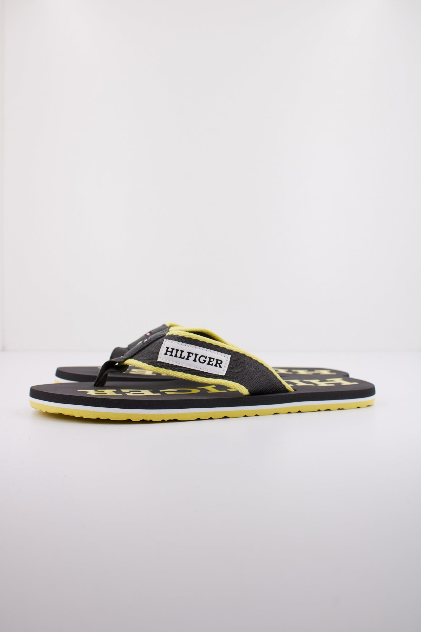 TOMMY HILFIGER PATCH HILFIGER BEAC en color PTY (1)