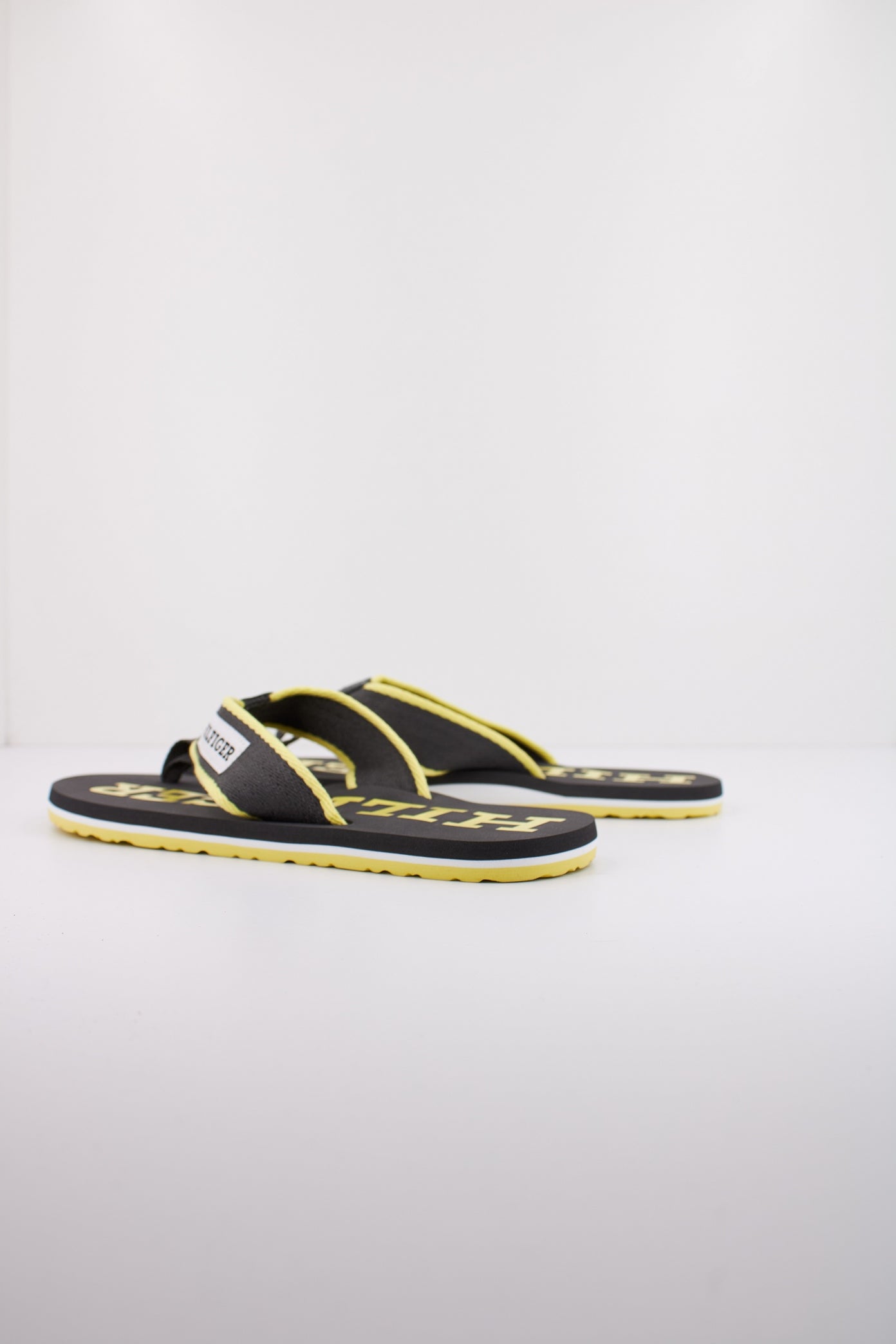 TOMMY HILFIGER PATCH HILFIGER BEAC en color PTY (3)