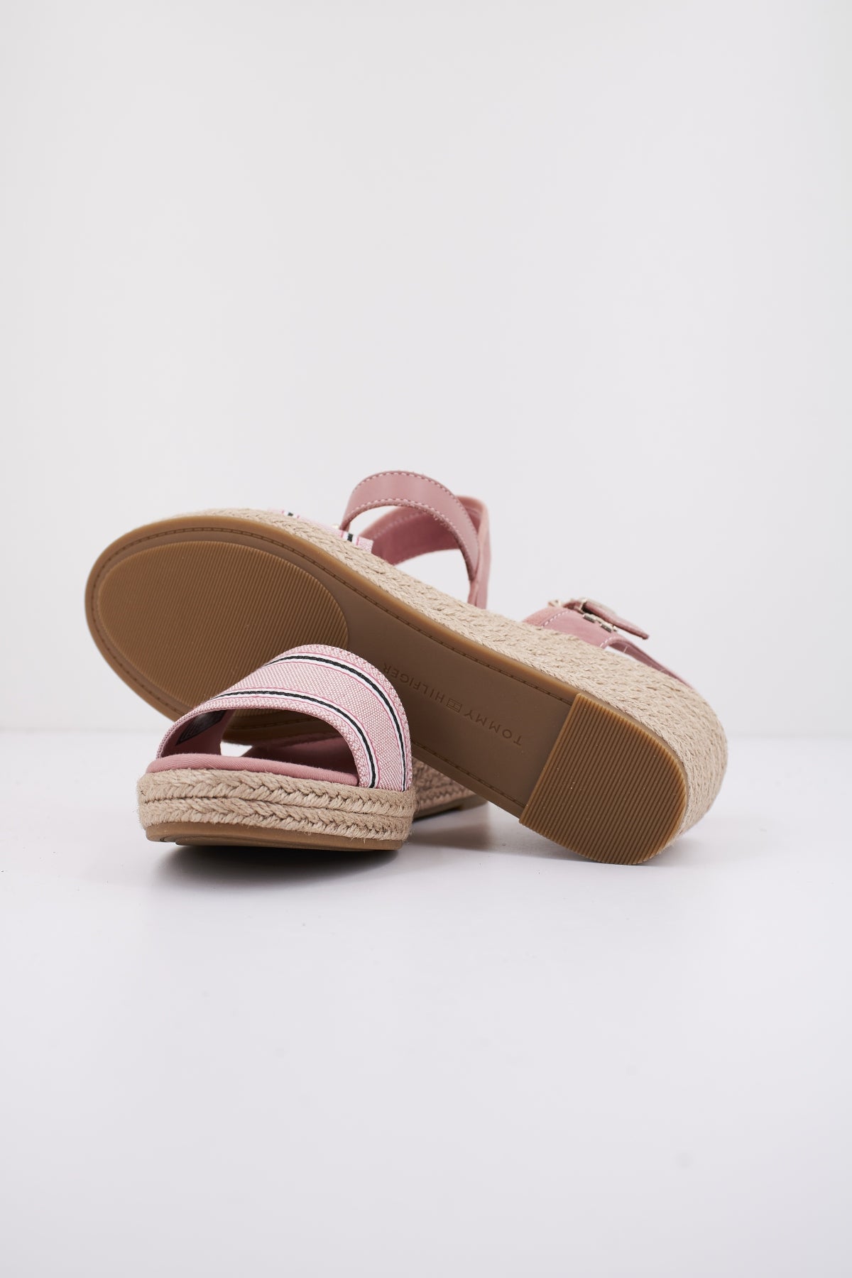 TOMMY HILFIGER SHIRTING WEDGE SANDA en color KP (4)