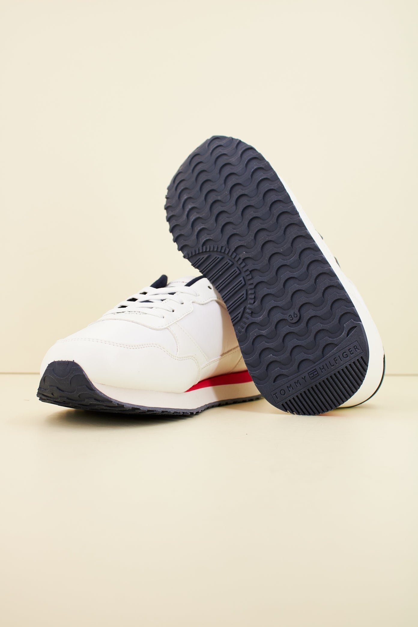 TOMMY HILFIGER SNEAKER FLAG BASSA A en color WHITE (4)