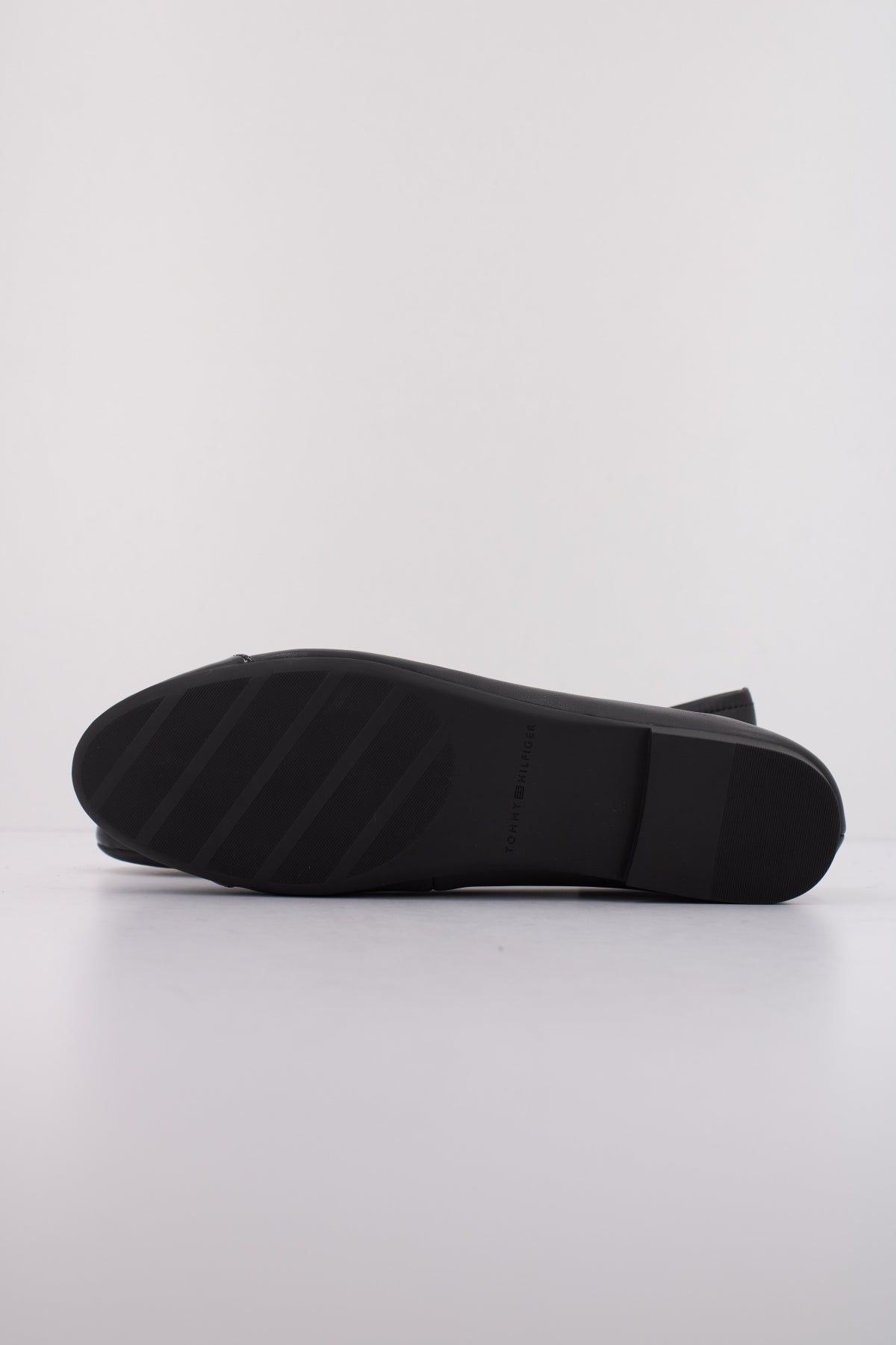 TOMMY HILFIGER PATENT TOE-CAP LTHR en color BDS (4)