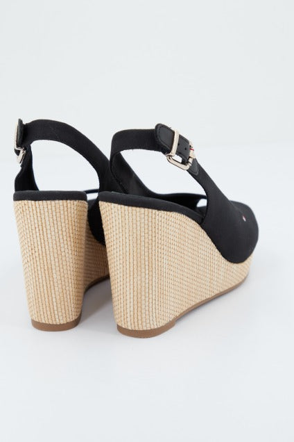 TOMMY HILFIGER ICONIC ELENA SLING B en color BDSBLACK (4)