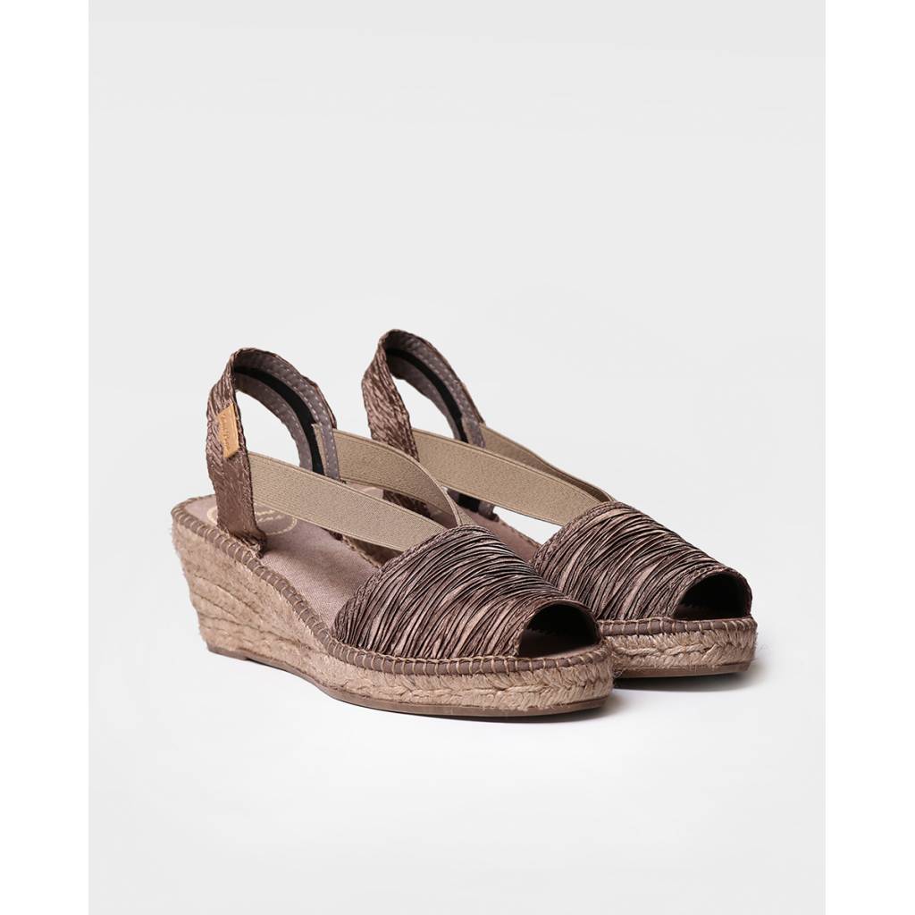 TONI PONS en color TAUPE (2)