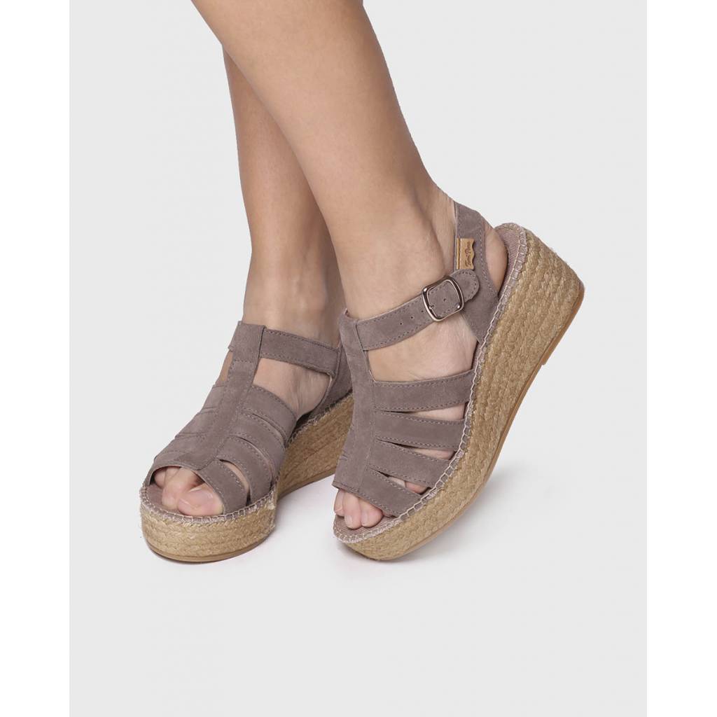 TONI PONS en color TAUPE (4)