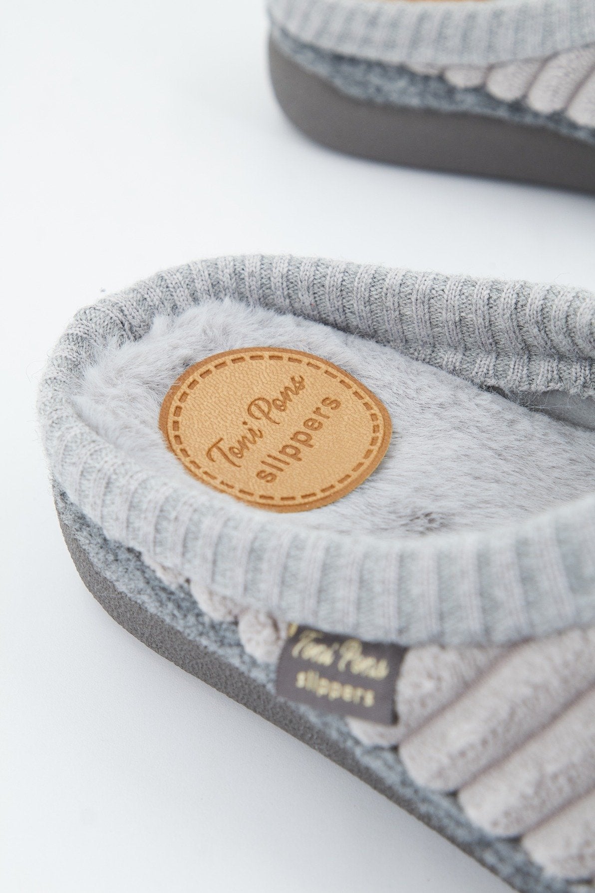 TONI PONS MALU-OD en color GRIS (4)