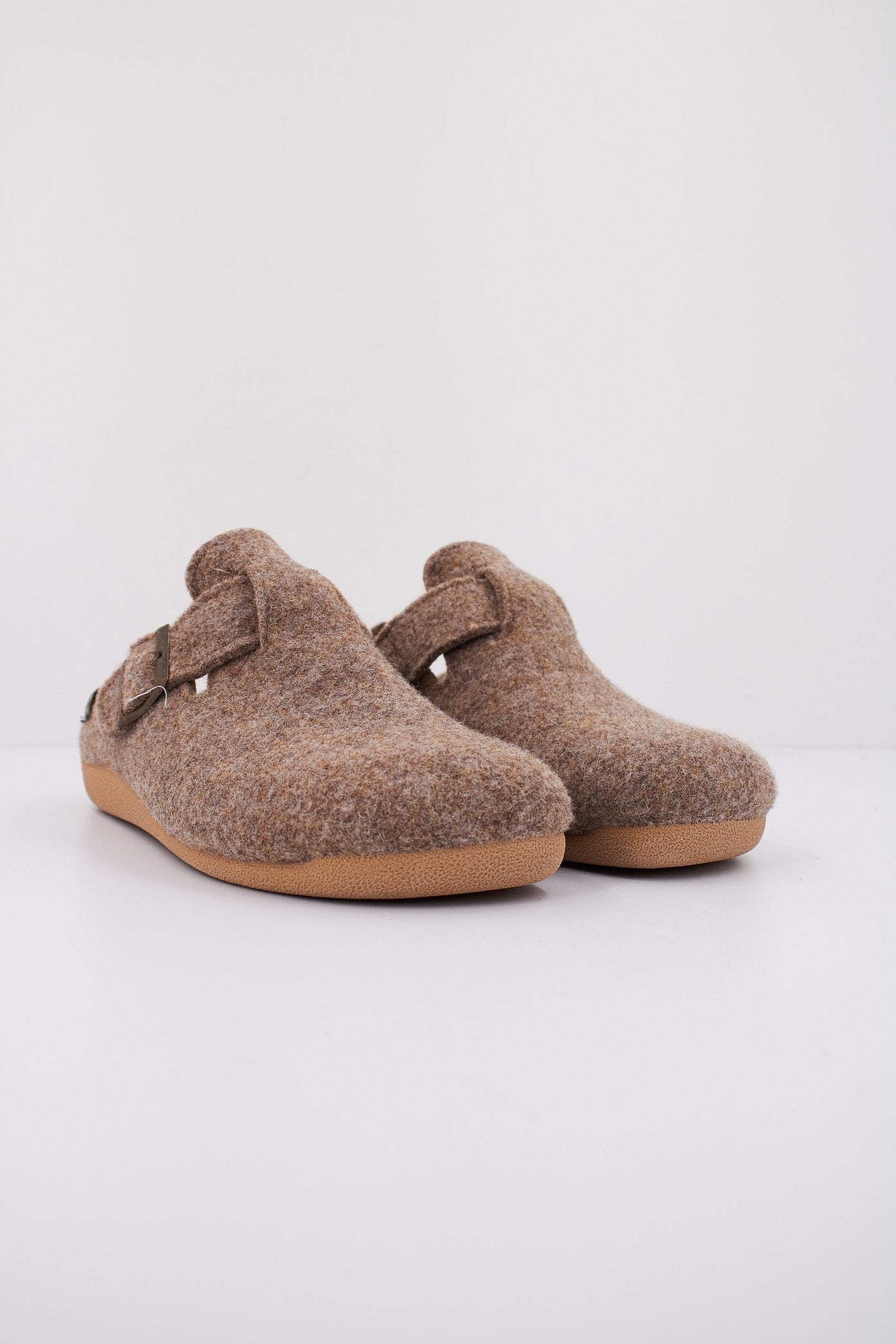 TONI PONS NORTON FP en color TAUPE (2)
