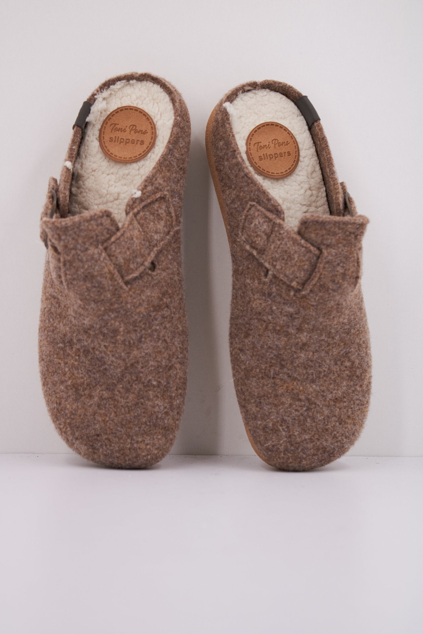 TONI PONS NORTON FP en color TAUPE (3)