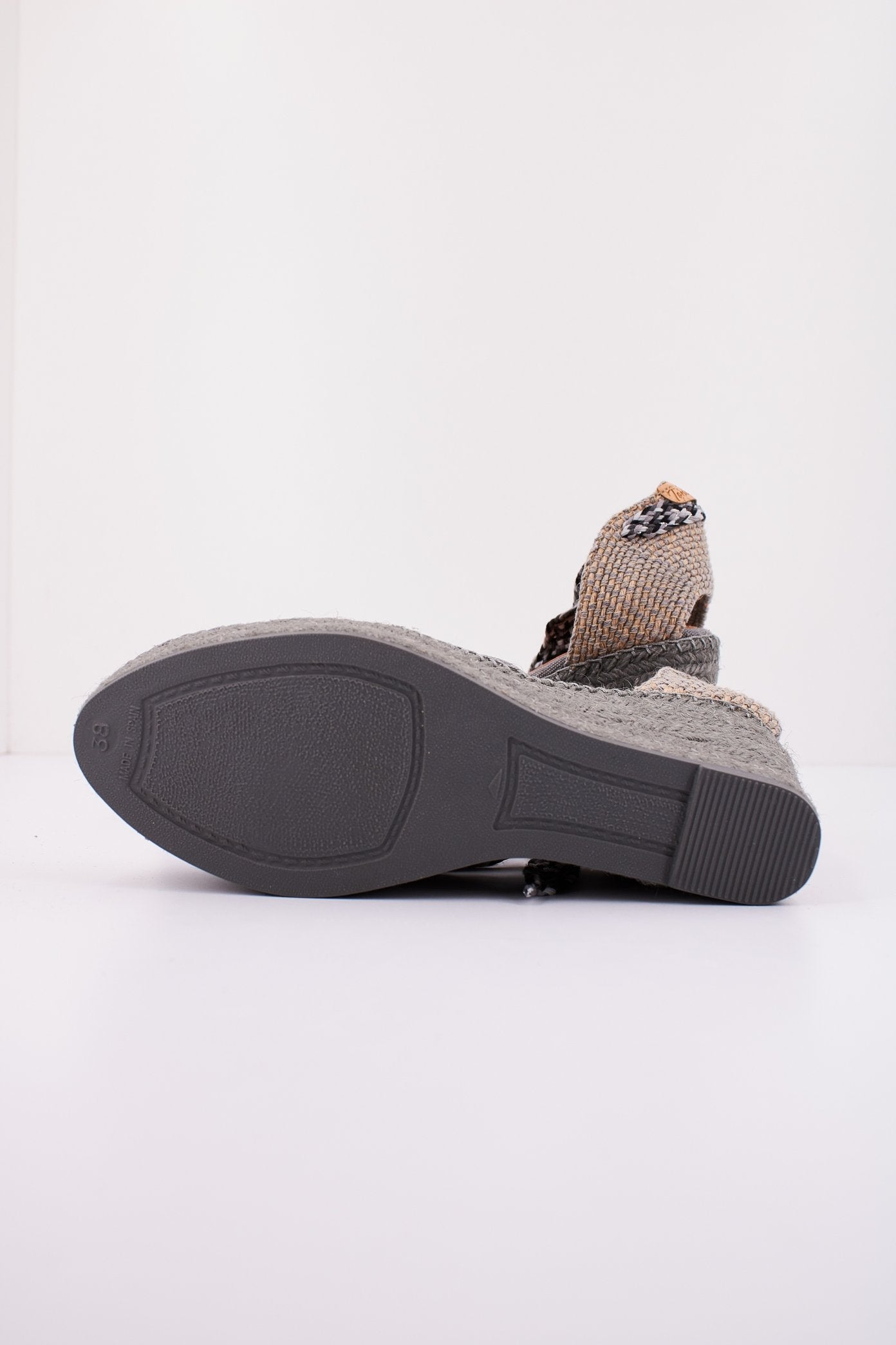 TONI PONS LISBOA en color GRIS (4)