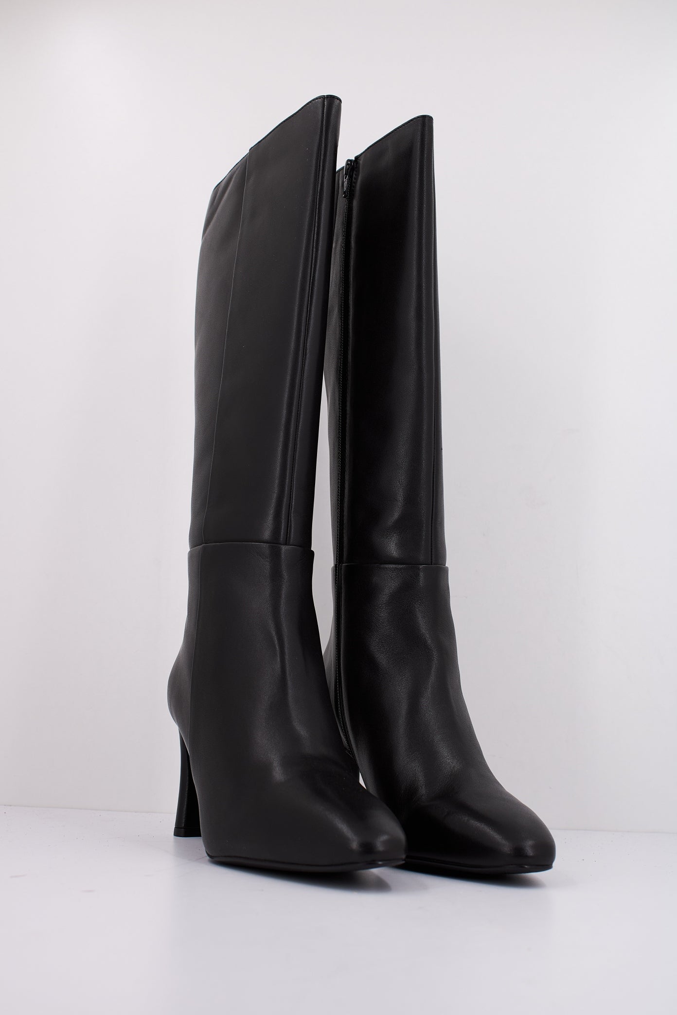 UNISA WOLCOT en color BLACK (2)