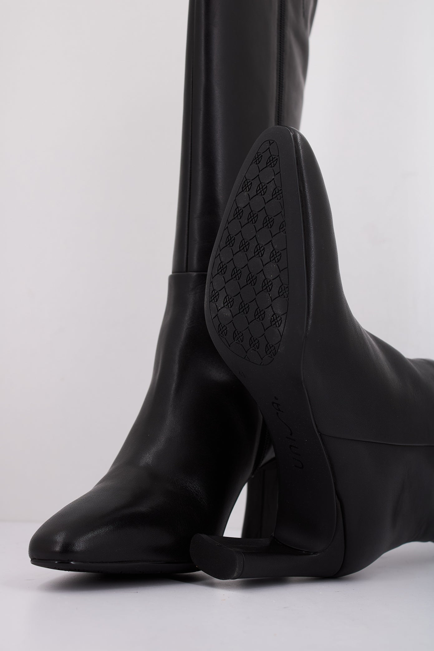 UNISA WOLCOT en color BLACK (5)