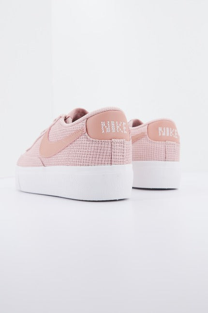 NIKE W BLAZER LOW PLATFOR en color (3)