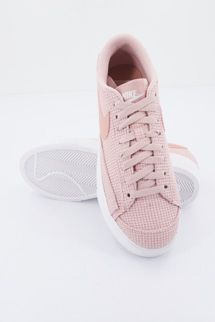 NIKE W BLAZER LOW PLATFOR en color (4)
