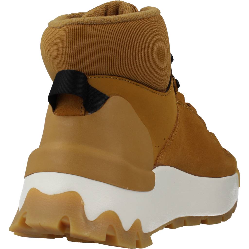 NIKE CITY BOOT WOMEN en color (3)