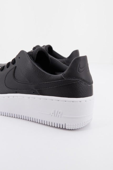 NIKE AF SAGE LOW en color (3)