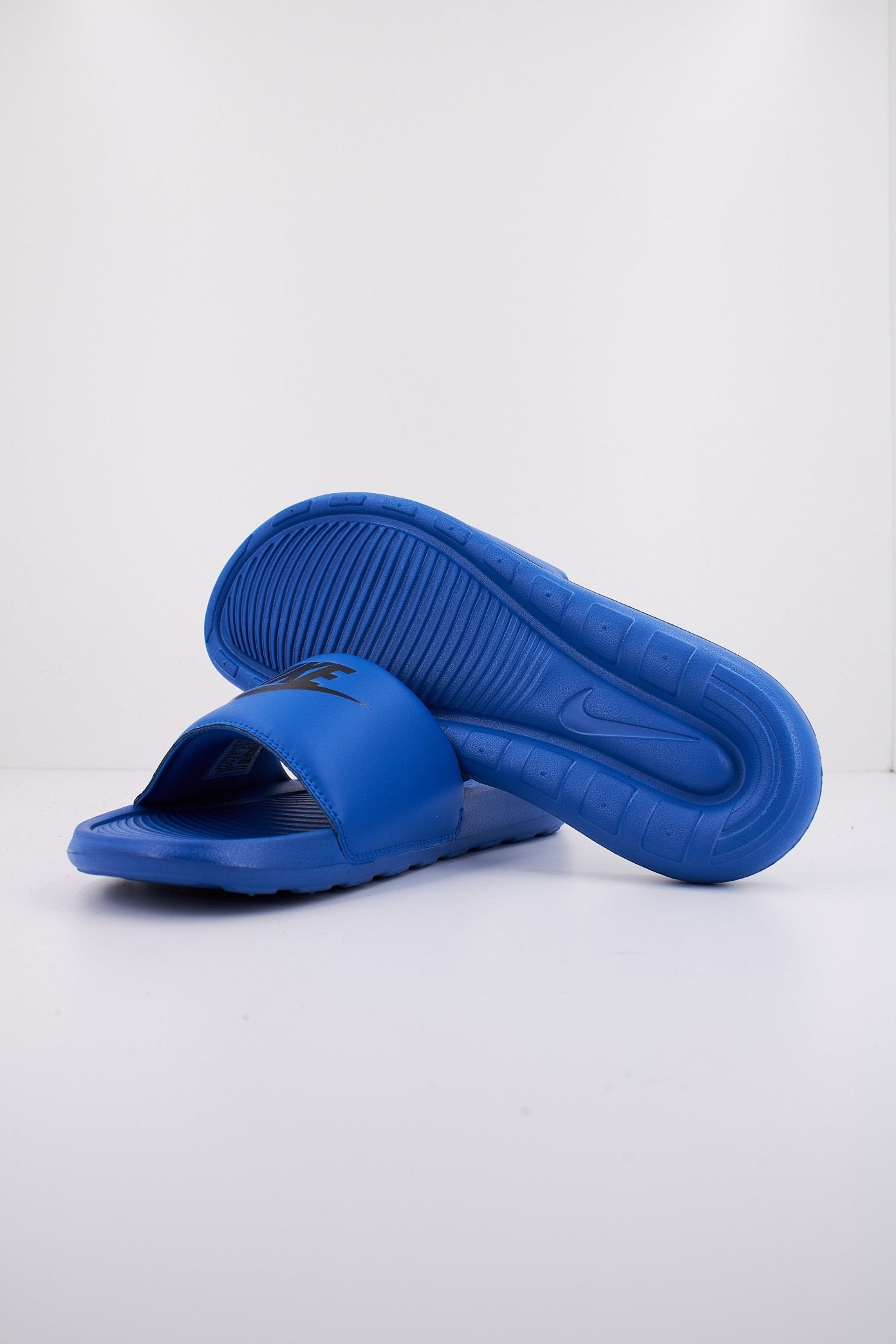 NIKE VICTORY ONE en color (4)