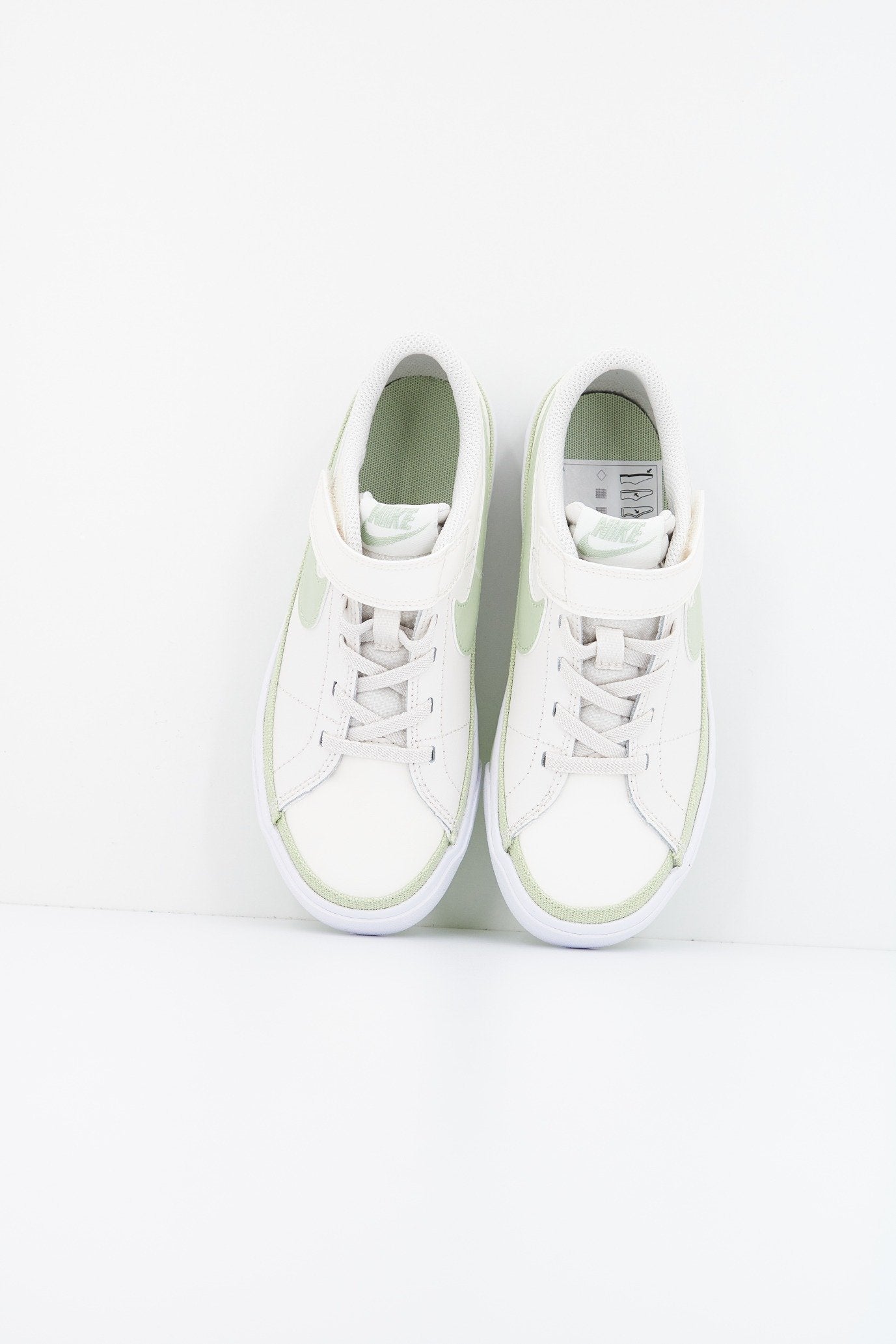 NIKE COURT LEGACY en color (2)