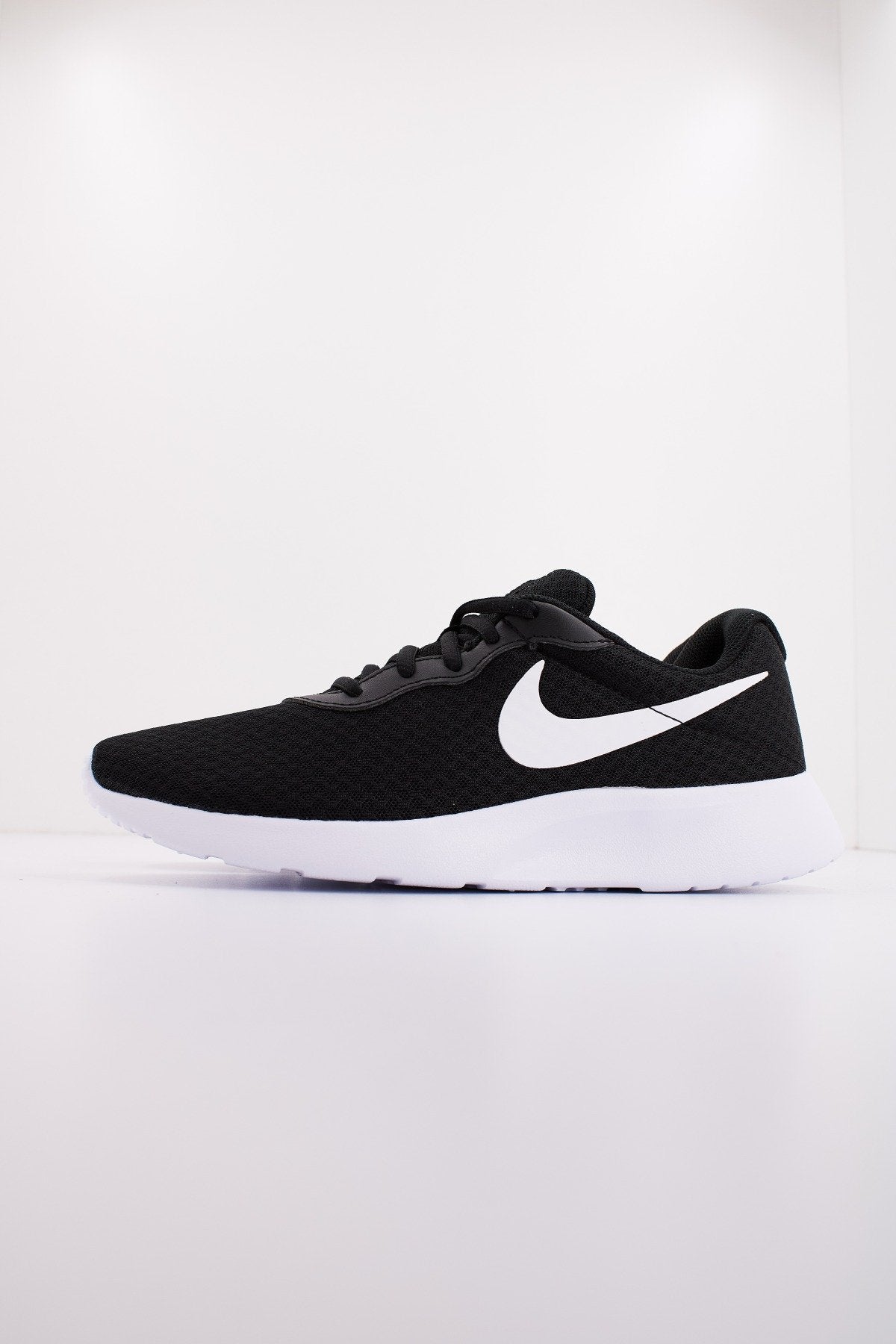 NIKE TANJUN en color (1)