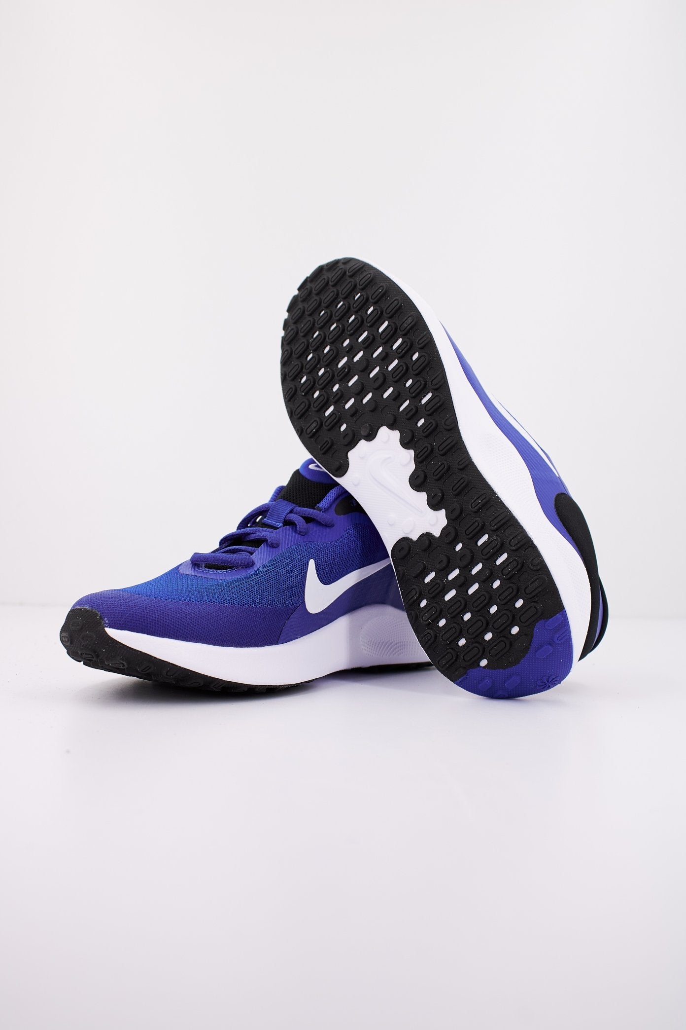 NIKE REVOLUTION en color (4)