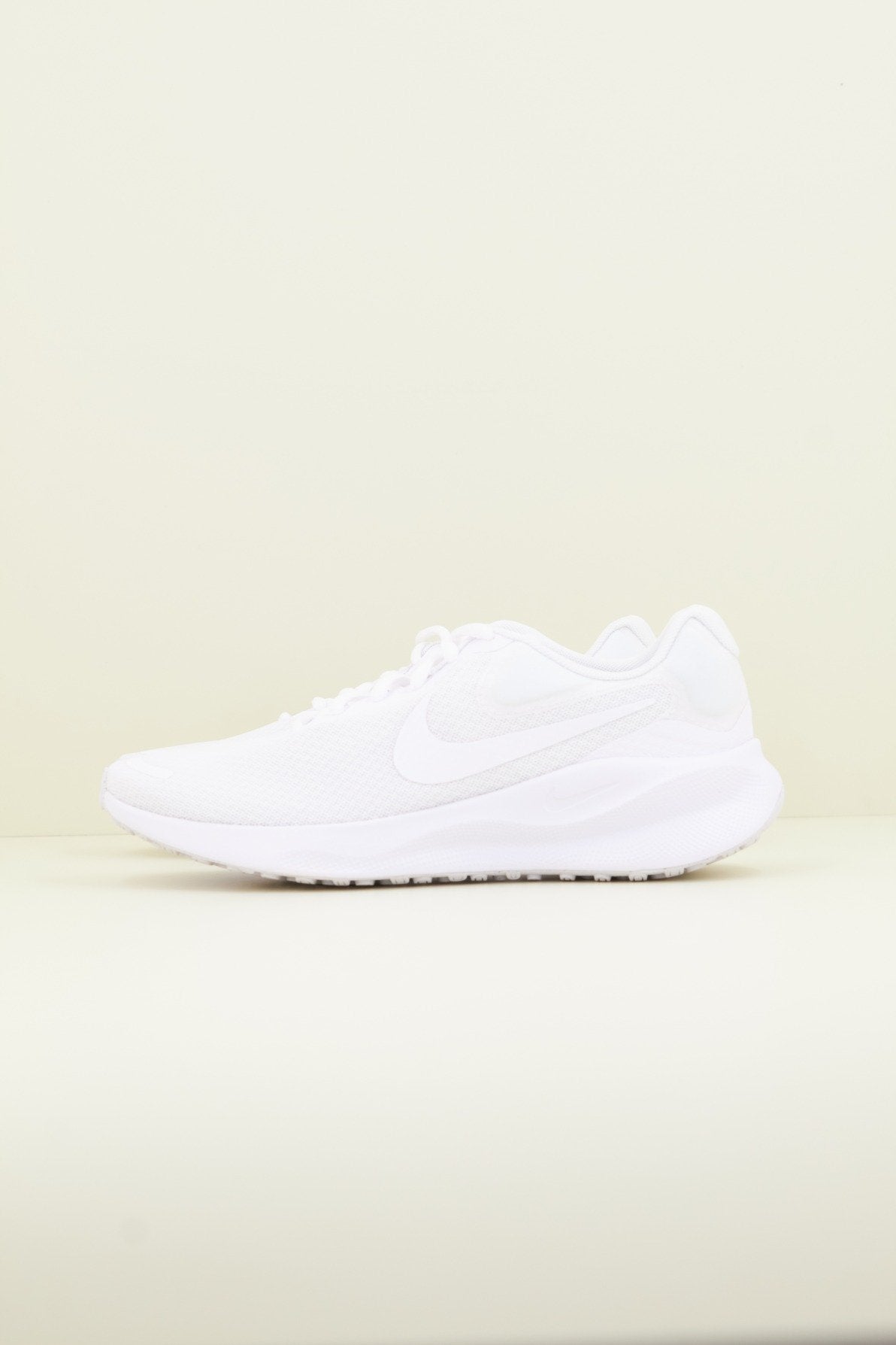 NIKE REVOLUTION en color (1)