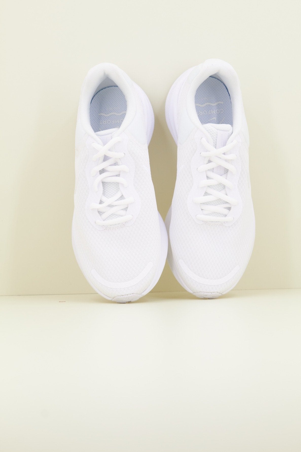 NIKE REVOLUTION en color (2)