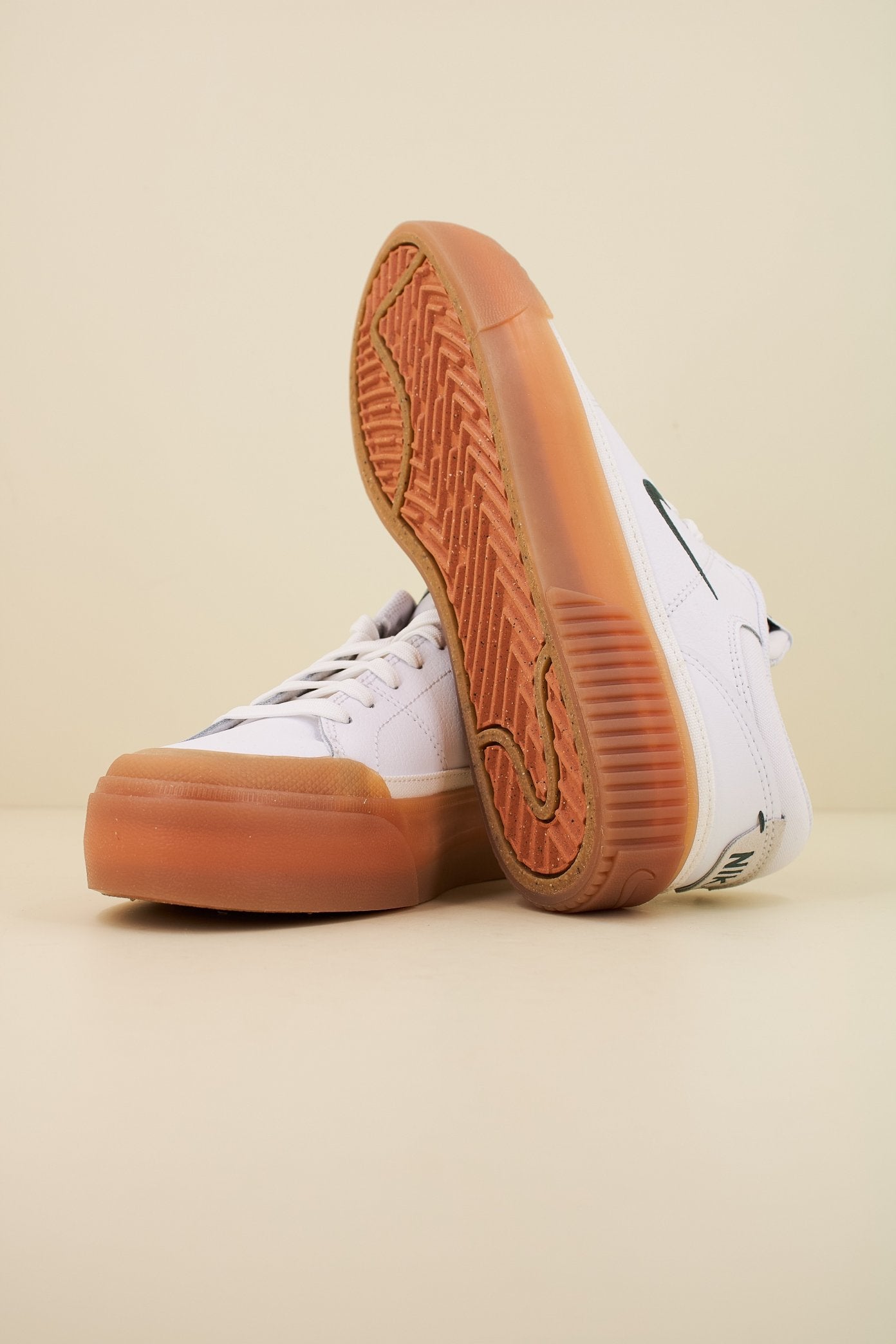 NIKE COURT LEGACY LIFT en color (4)