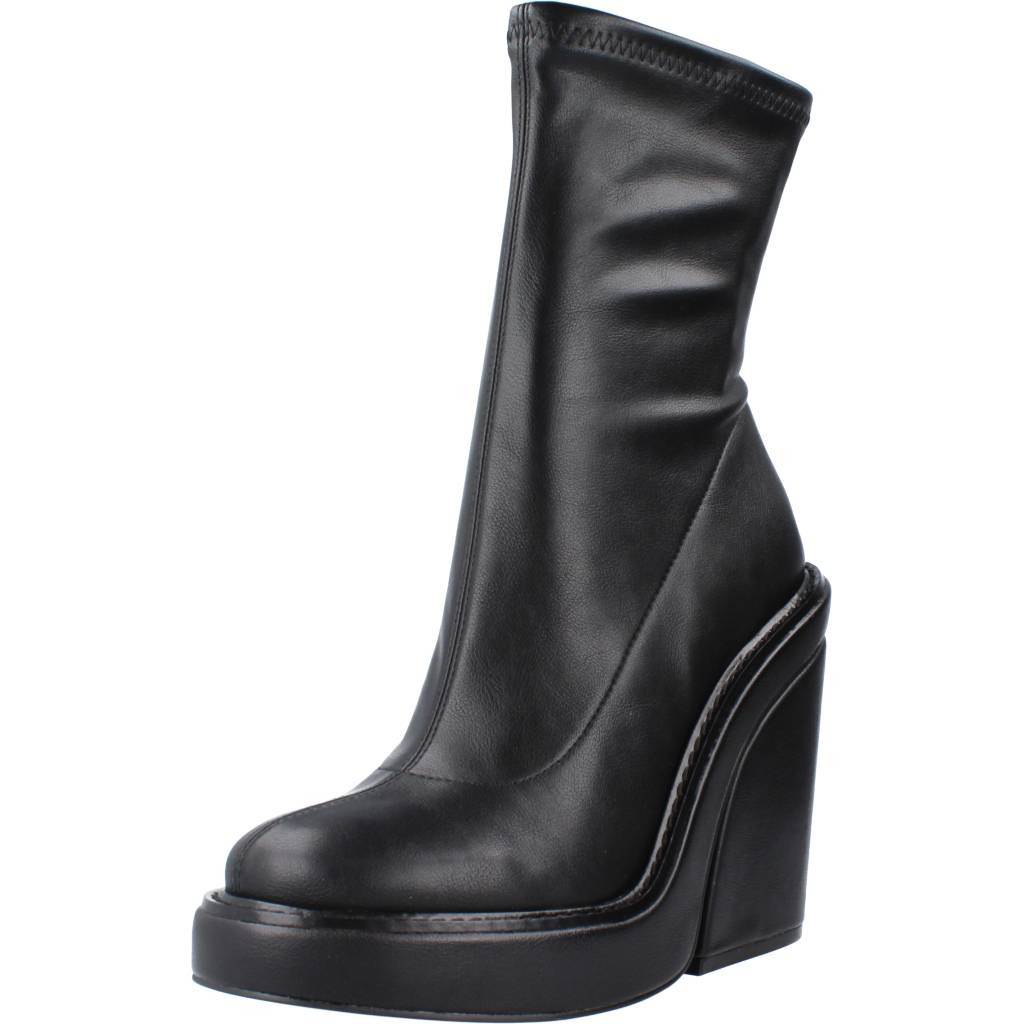 STEVE MADDEN ALL OUT en color BLACK (1)