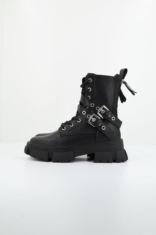 STEVE MADDEN TRACTION en color BLACK  (1)