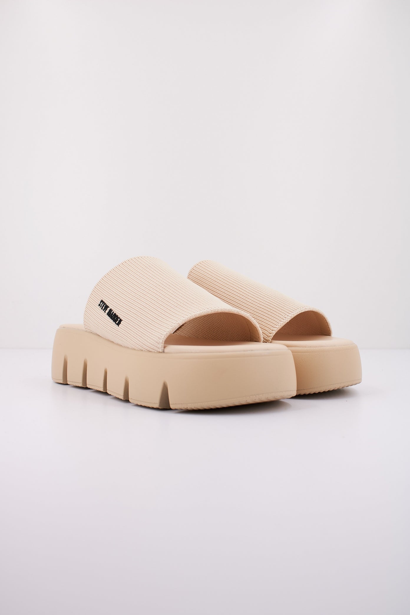 STEVE MADDEN BIG SHOT en color SAND (2)