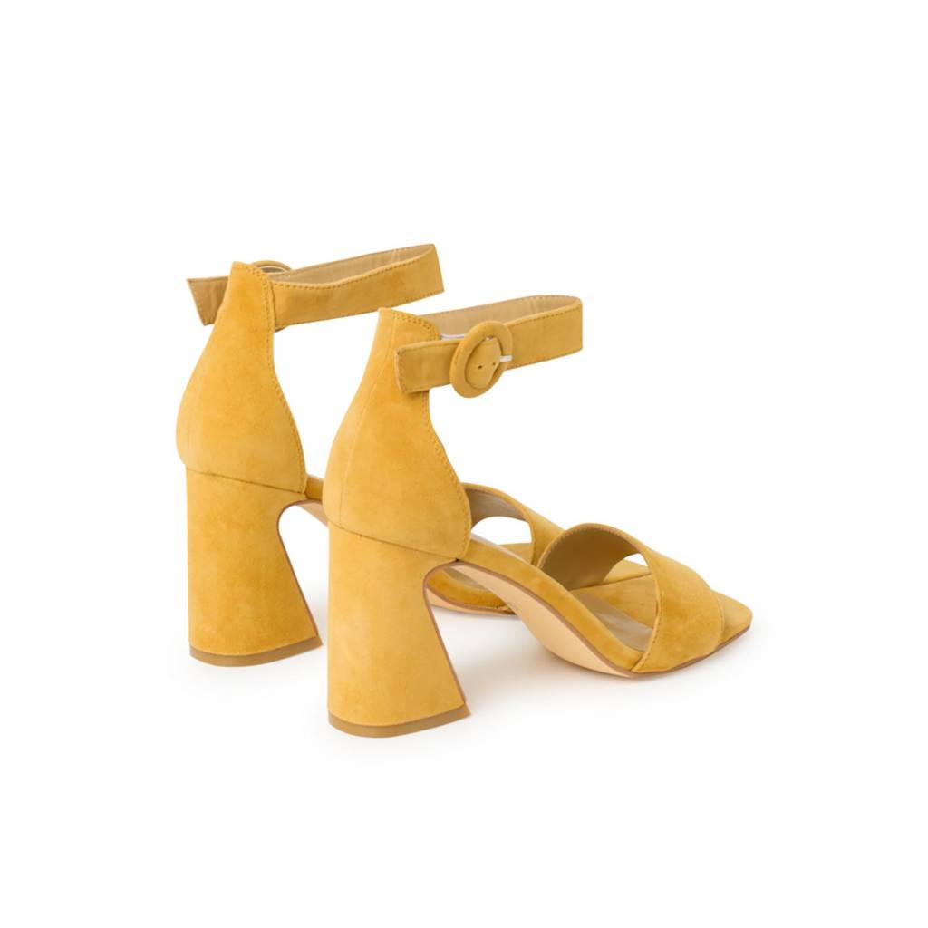 ALMA EN PENA en color MUSTARD (4)