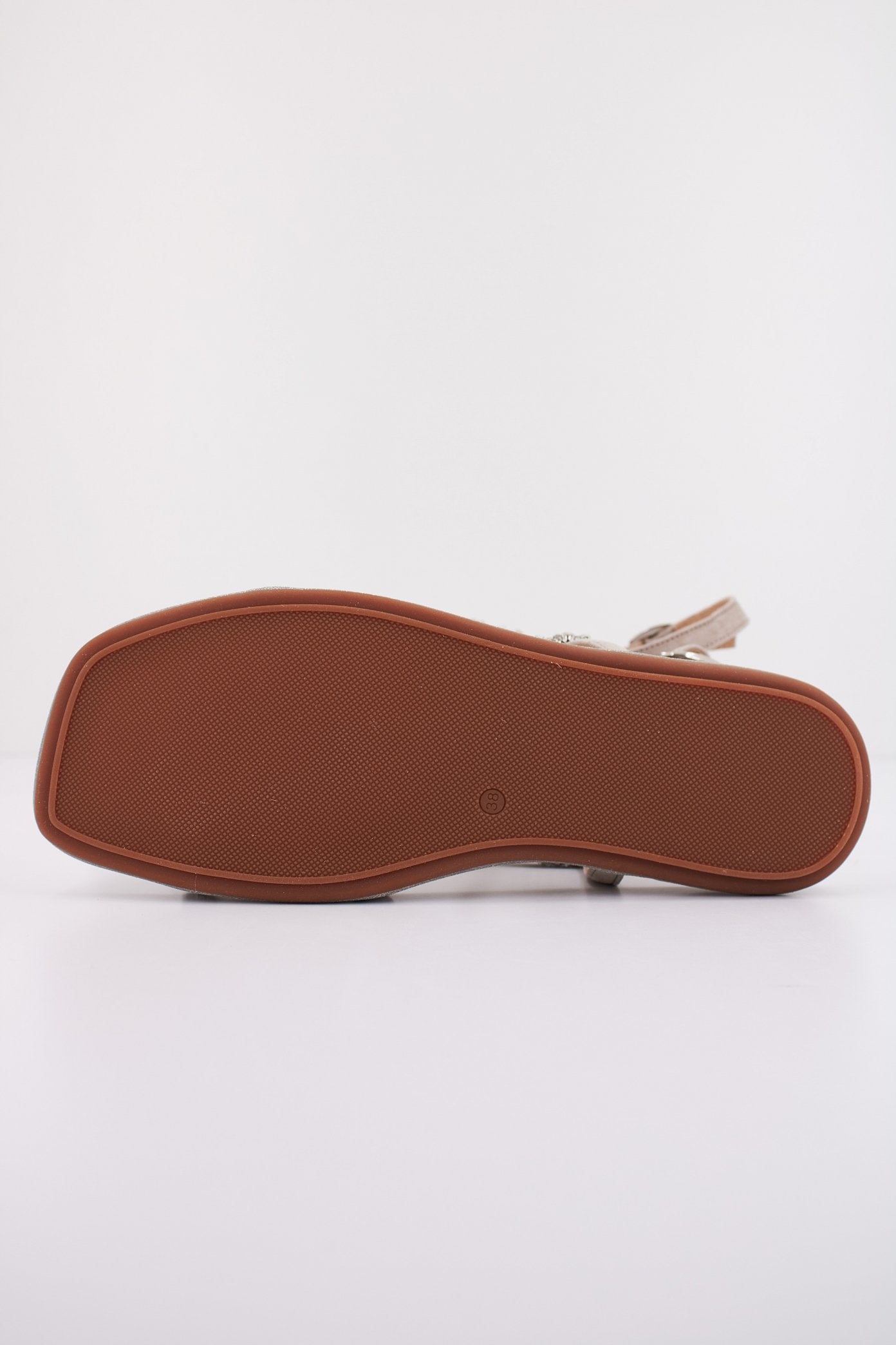 ALMA EN PENA V en color TAUPE (4)