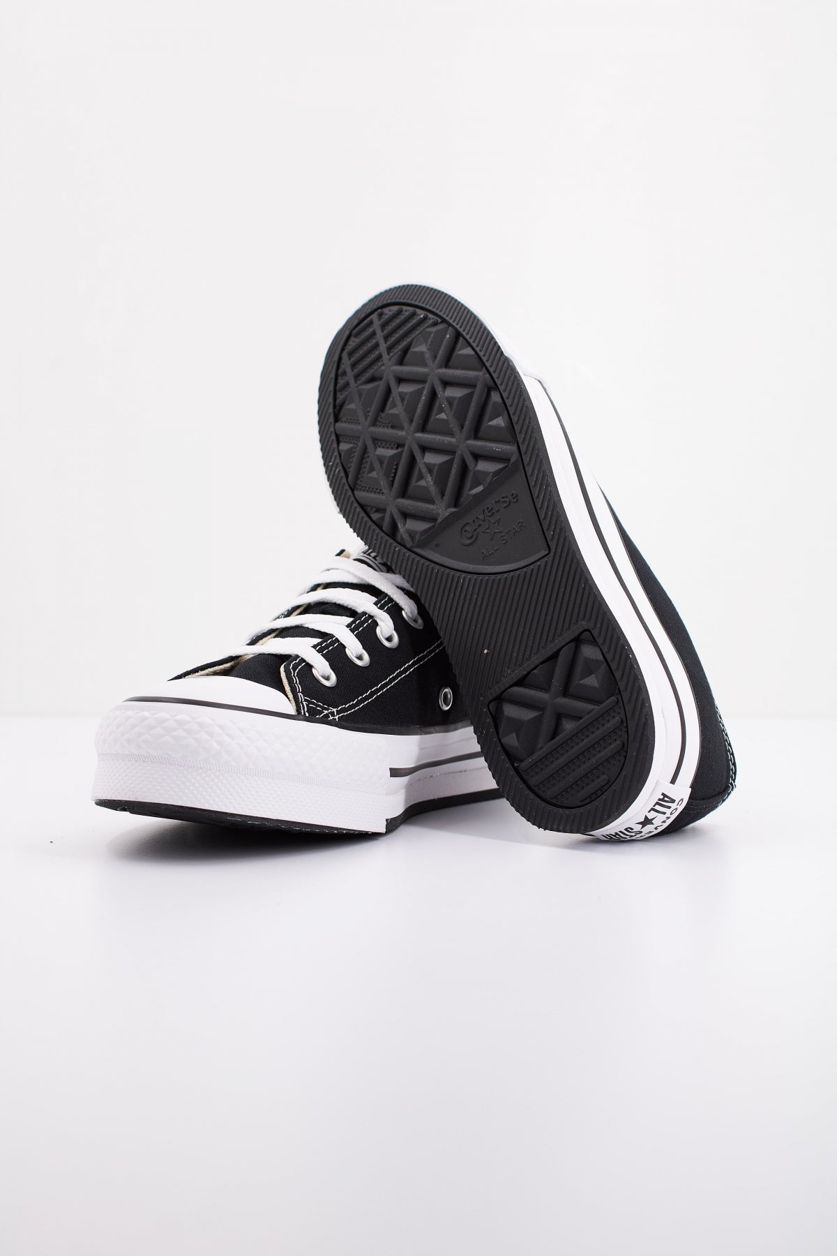 CONVERSE EVA LIFT OX en color BLACK (5)