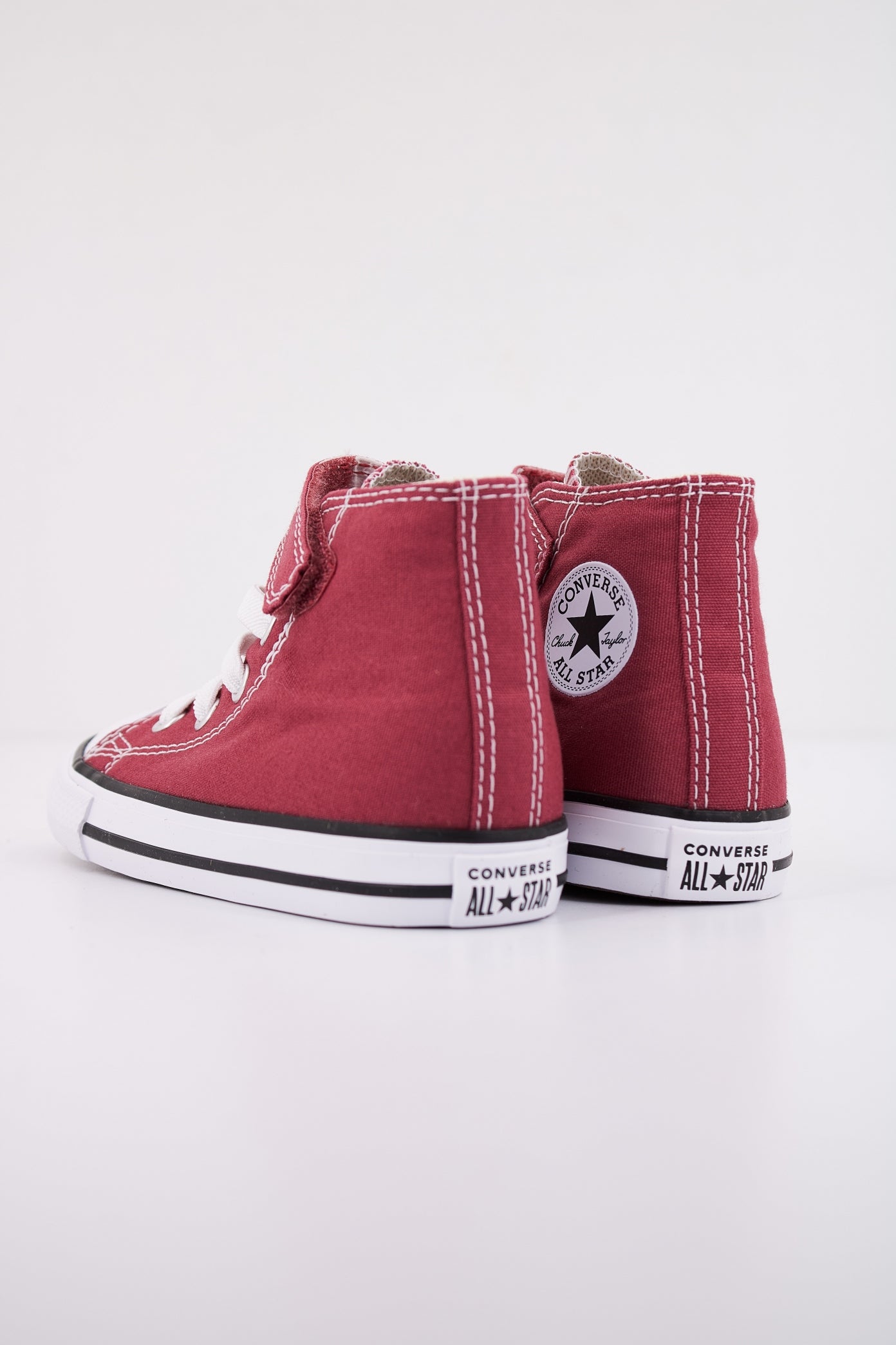 CONVERSE CTAS V HI en color STRDST (4)