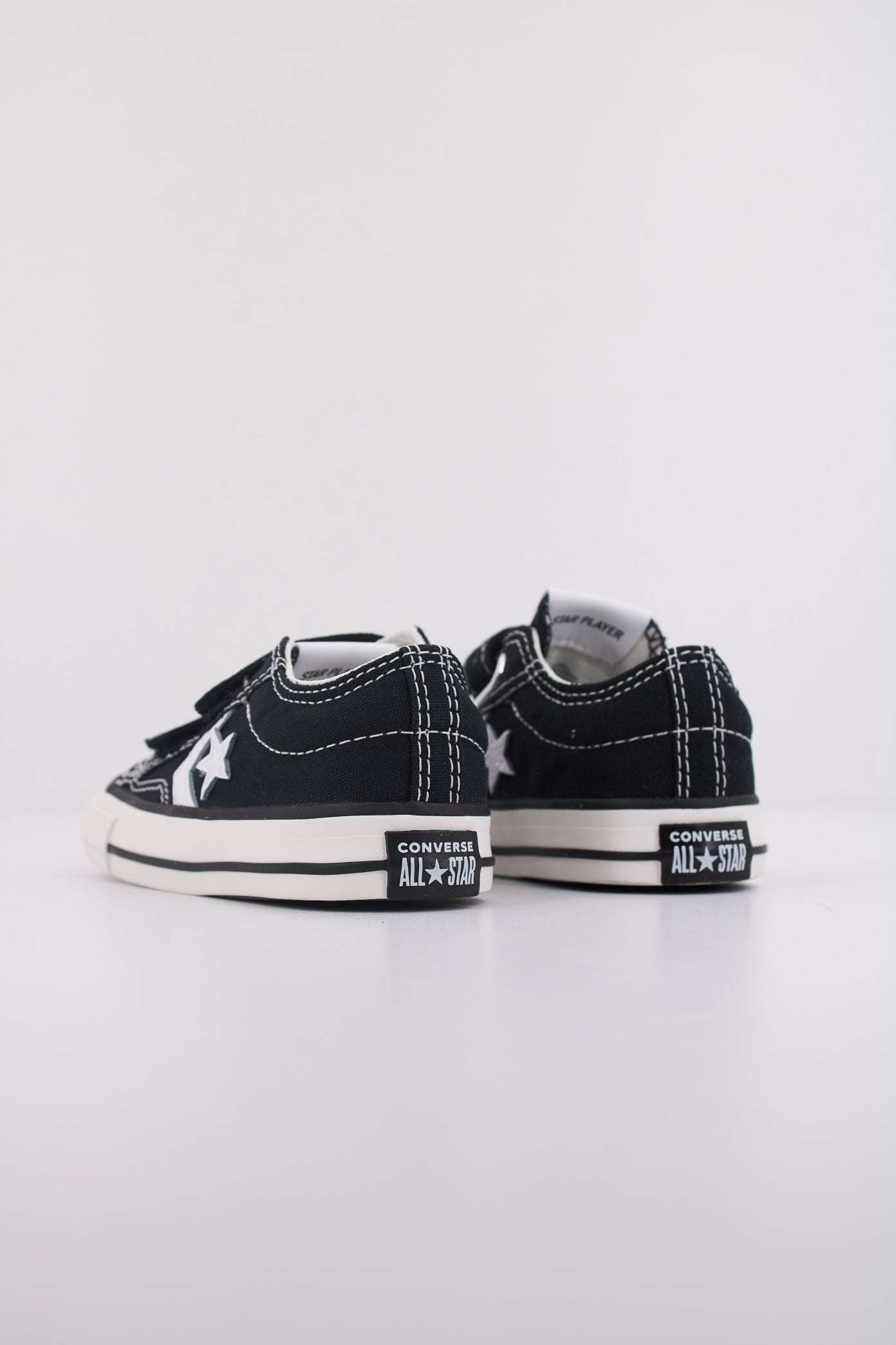 CONVERSE STAR PLAYER V OX en color BLKWHT (4)