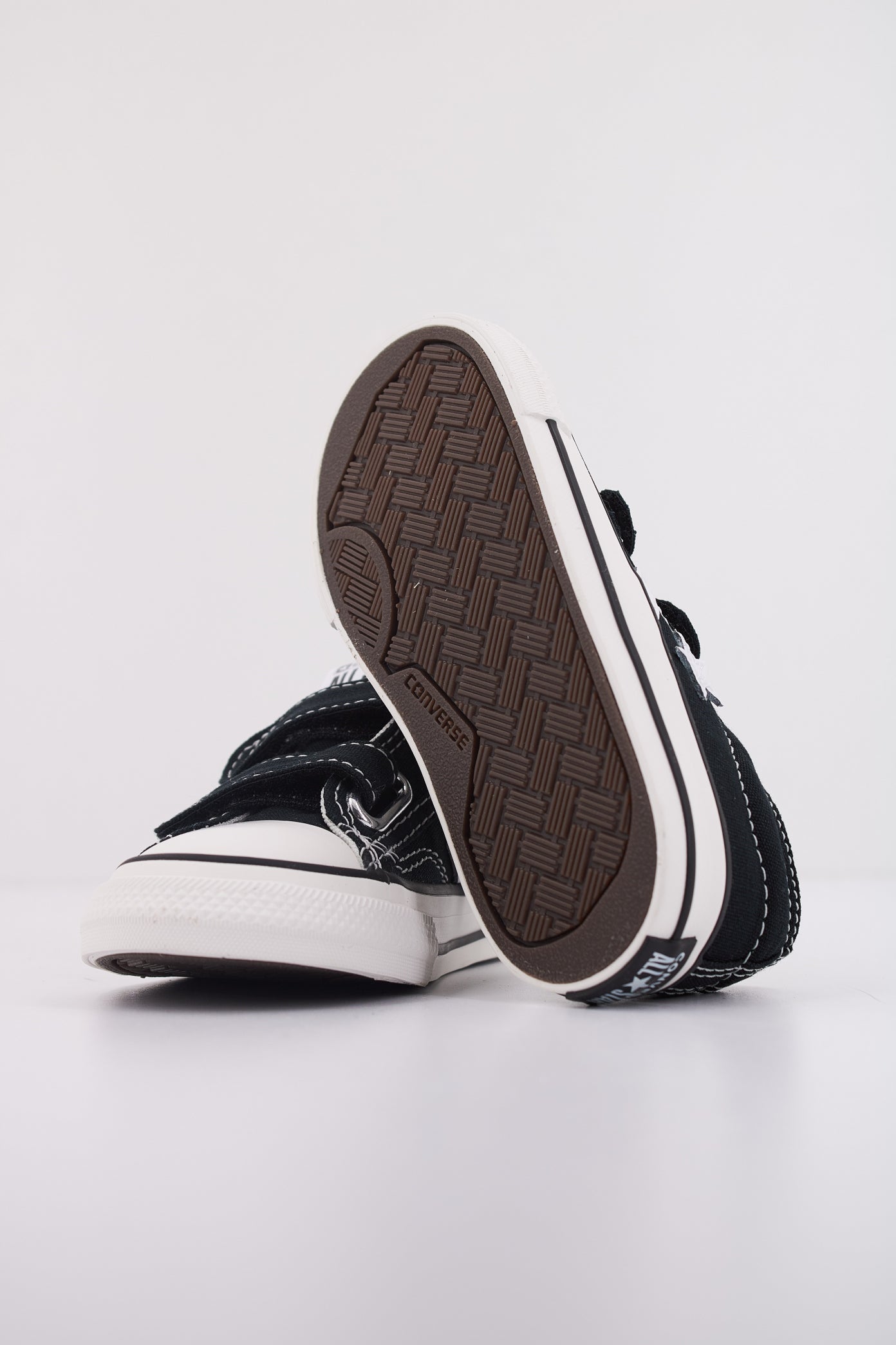 CONVERSE STAR PLAYER V OX en color BLKWHT (5)