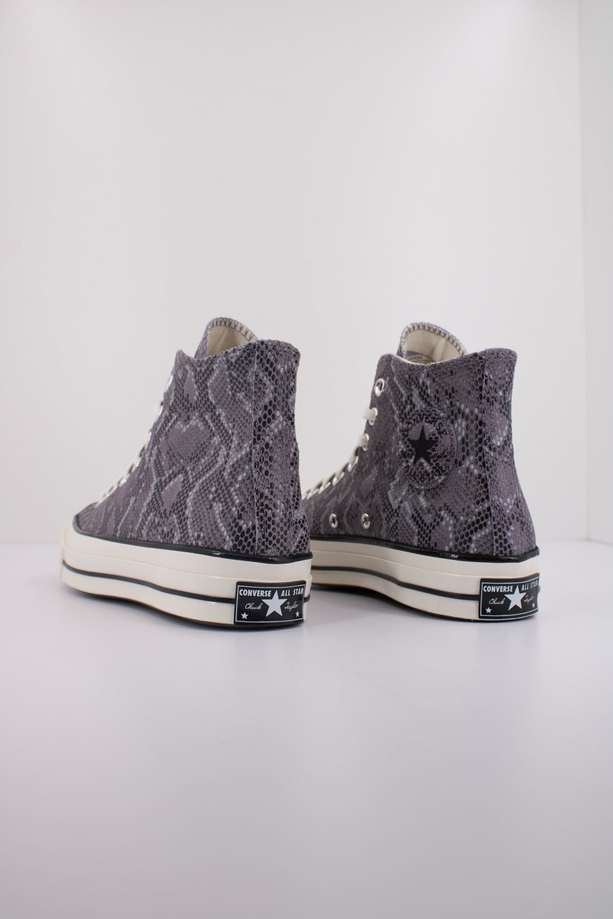 CONVERSE CHUCK HI en color MVSTN (4)