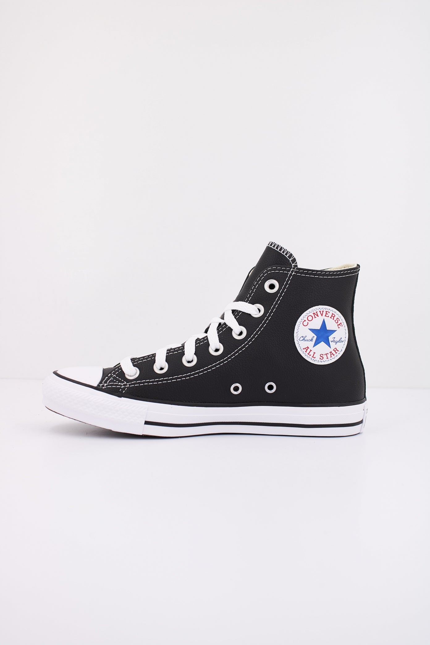 CONVERSE CHUCK TAYLOR LEATHER en color BLACK (1)
