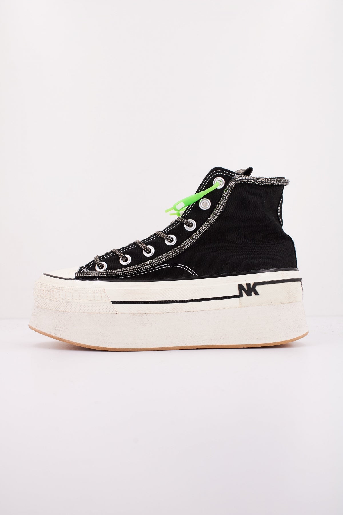 NAN-KU ROYAL CRISTO en color BLACK (1)