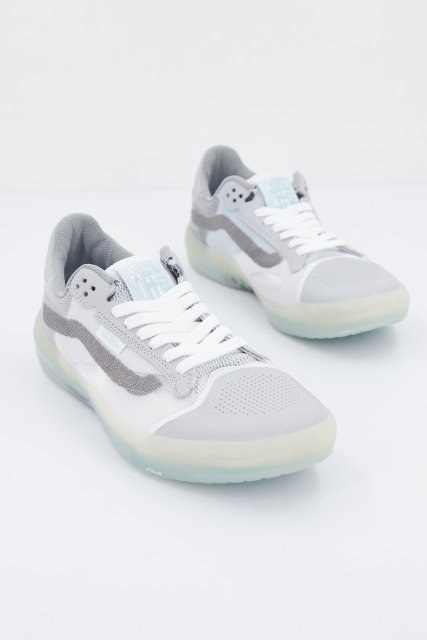 VANS UA EVDNT ULTIMATEWAF en color GREY (2)