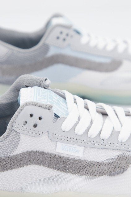 VANS UA EVDNT ULTIMATEWAF en color GREY (4)